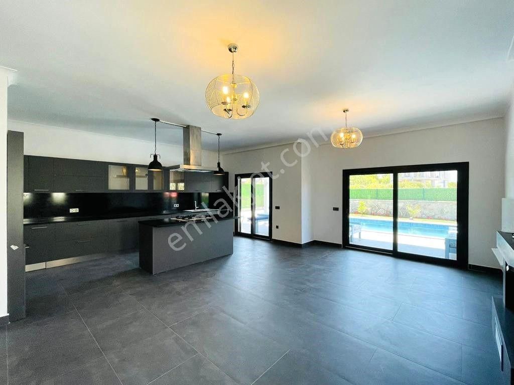 Bodrum Turgutreis Merkez'de Satılık 3+1 Tek Katlı İzole Villa - Görsel 7