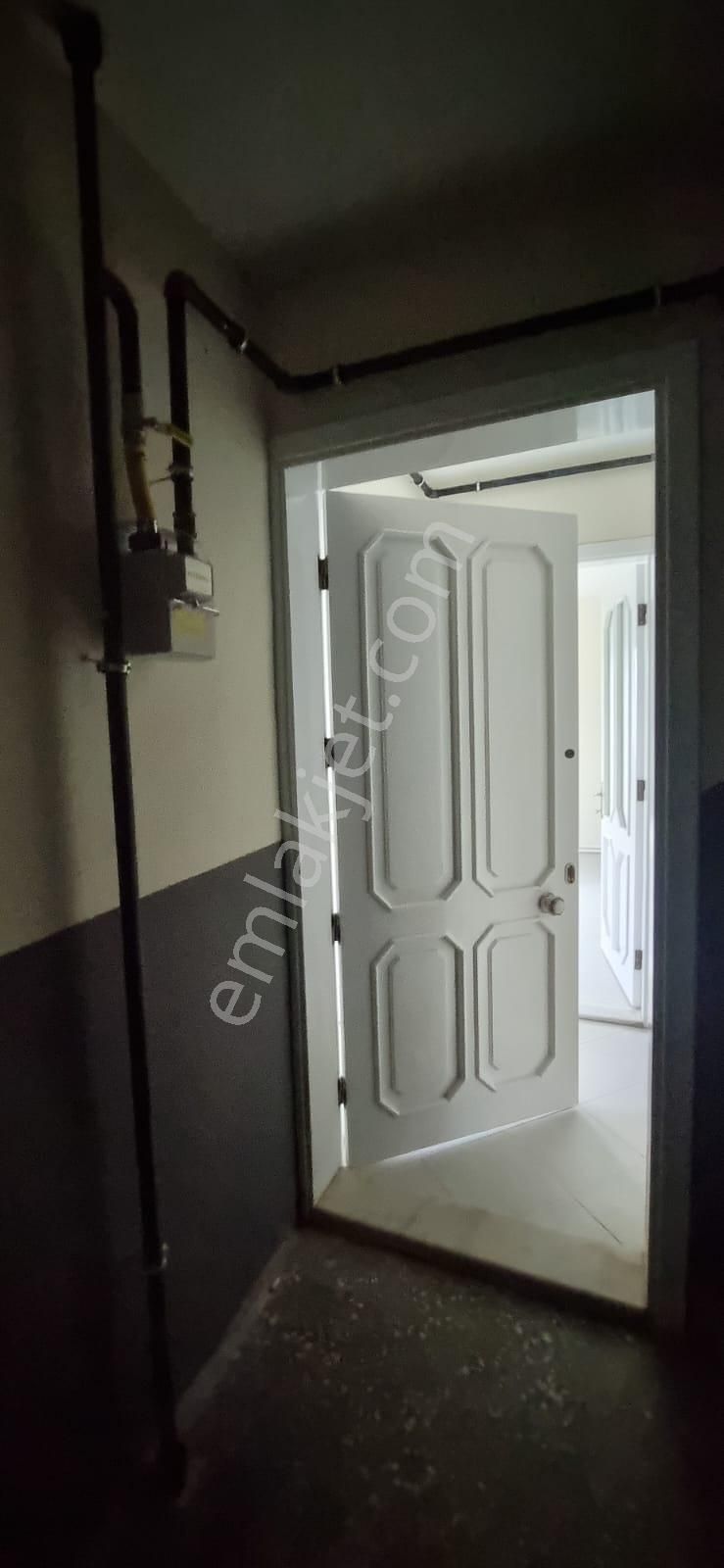 Tombul Emlaktan Yeni Mahallede 3+1kiralık Daire - Görsel 2