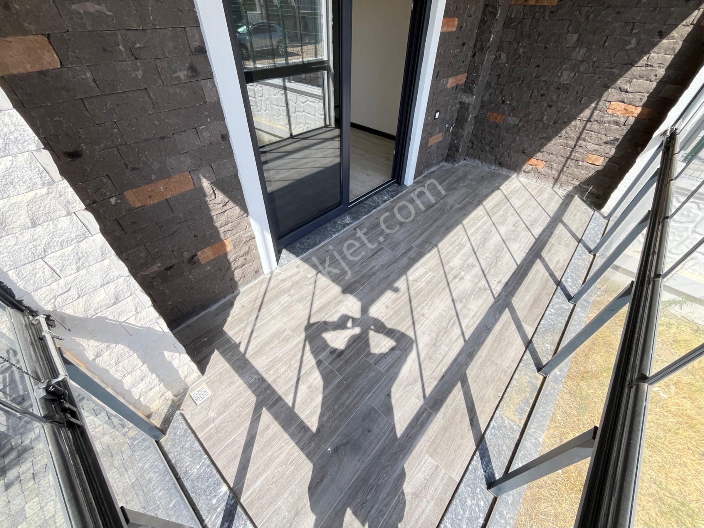 Arya'dan Zeytinli'de Ayrı Mutfaklı Geniş Bahçeli 3+1 Villa - Görsel 27