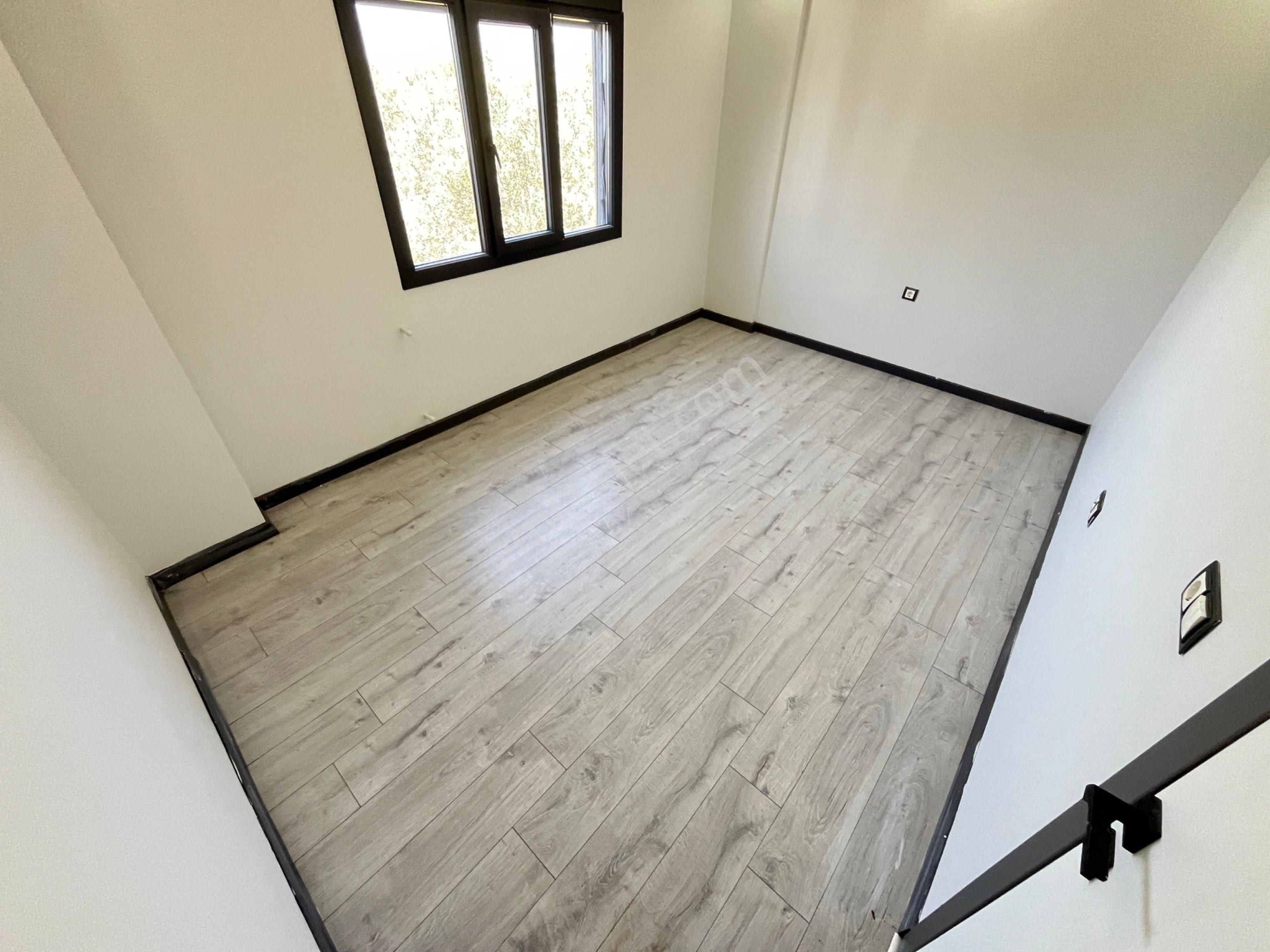 Arya'dan Zeytinli'de Ayrı Mutfaklı Geniş Bahçeli 3+1 Villa - Görsel 25