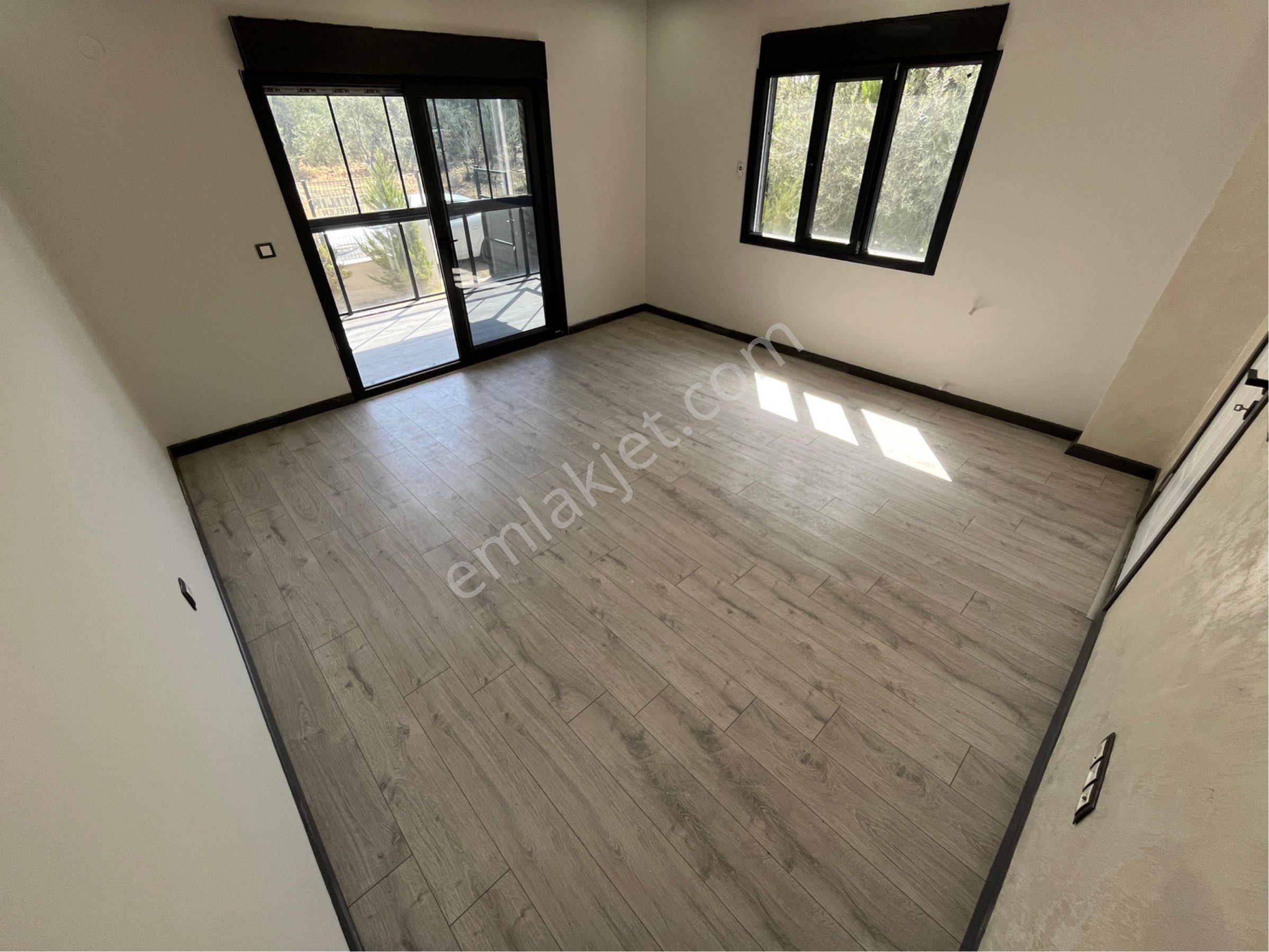 Arya'dan Zeytinli'de Ayrı Mutfaklı Geniş Bahçeli 3+1 Villa - Görsel 21