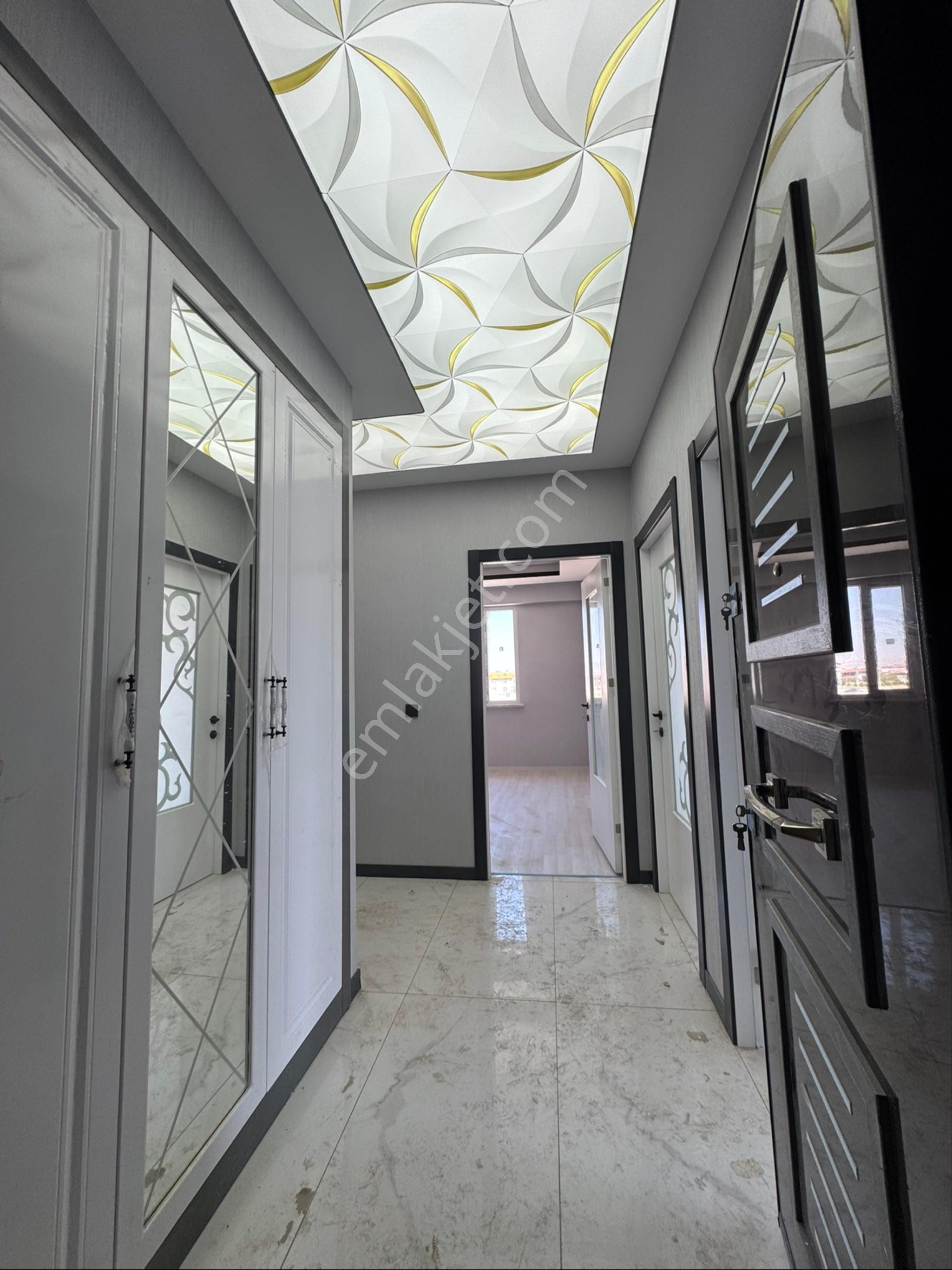 Meram Alakova Mahllesinde Lüx 85m2 2+1 Daire