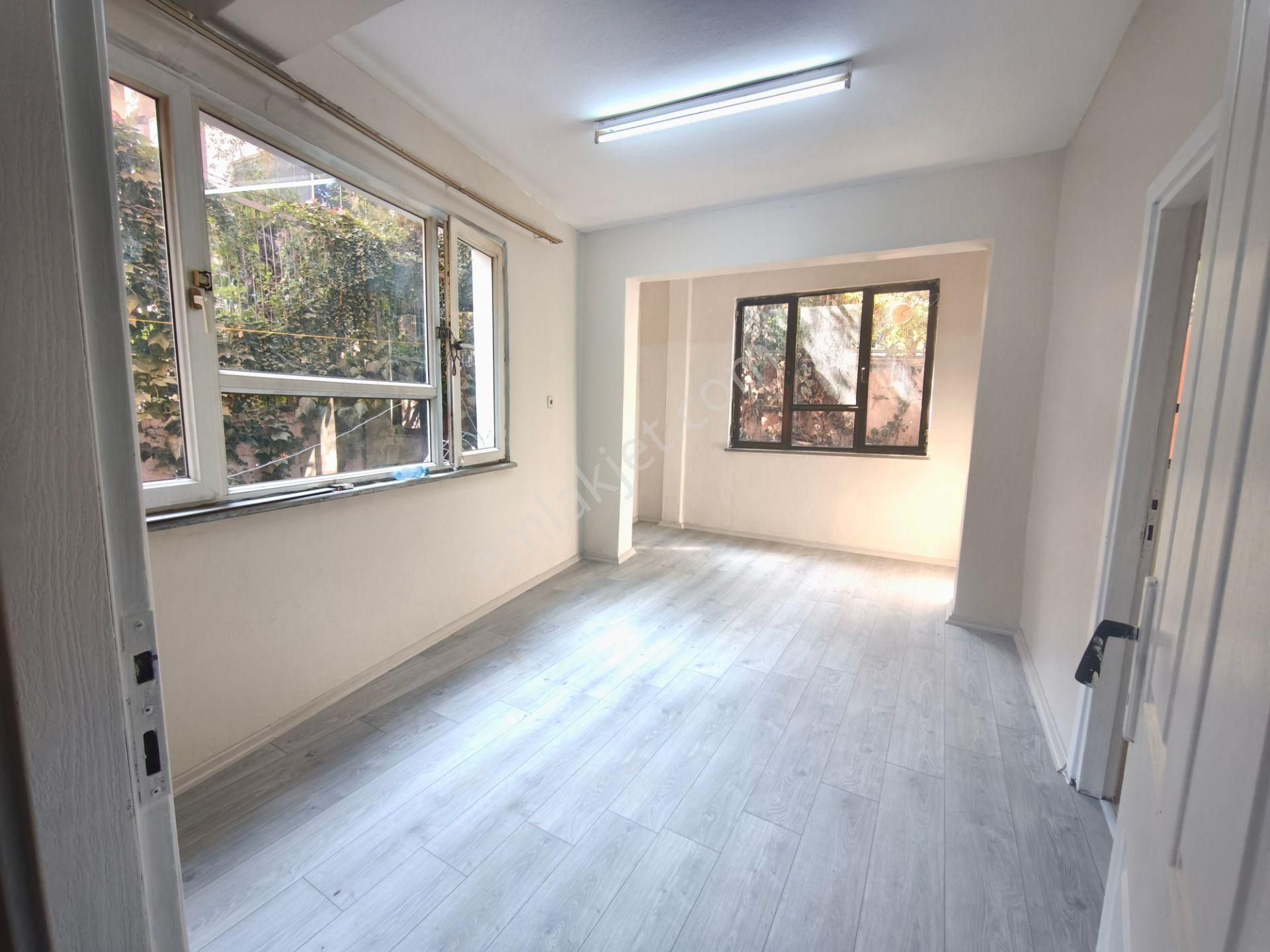 Eyüp Nişancı Akarçeşmede Metrobüse-tramvaya 5 Dk. 1+1 , Doğalgaz Sobalı , Düz Giriş