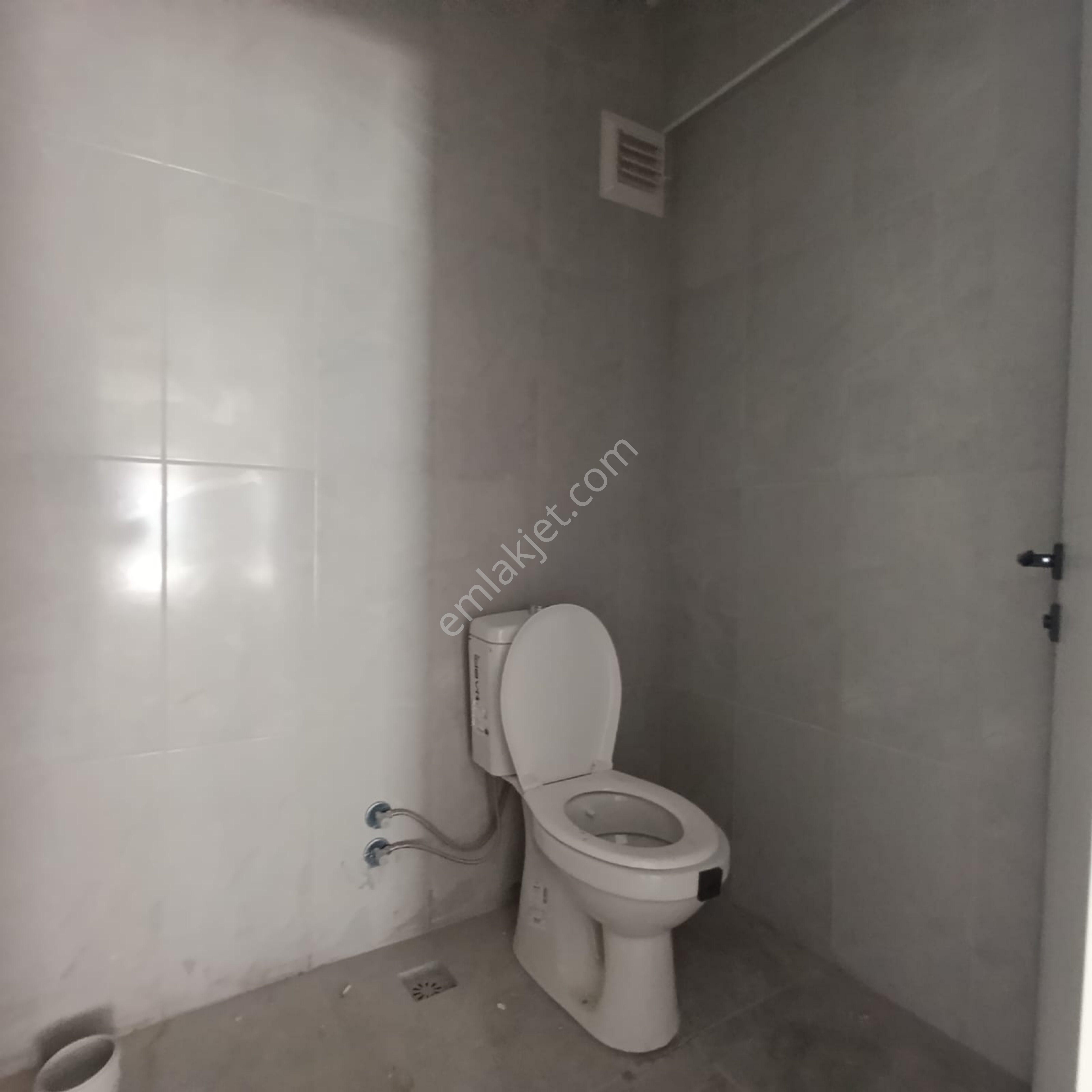 Beşikkaya'da Postane Karşısında Sıfır 3+1 Lüks Daire - Görsel 23