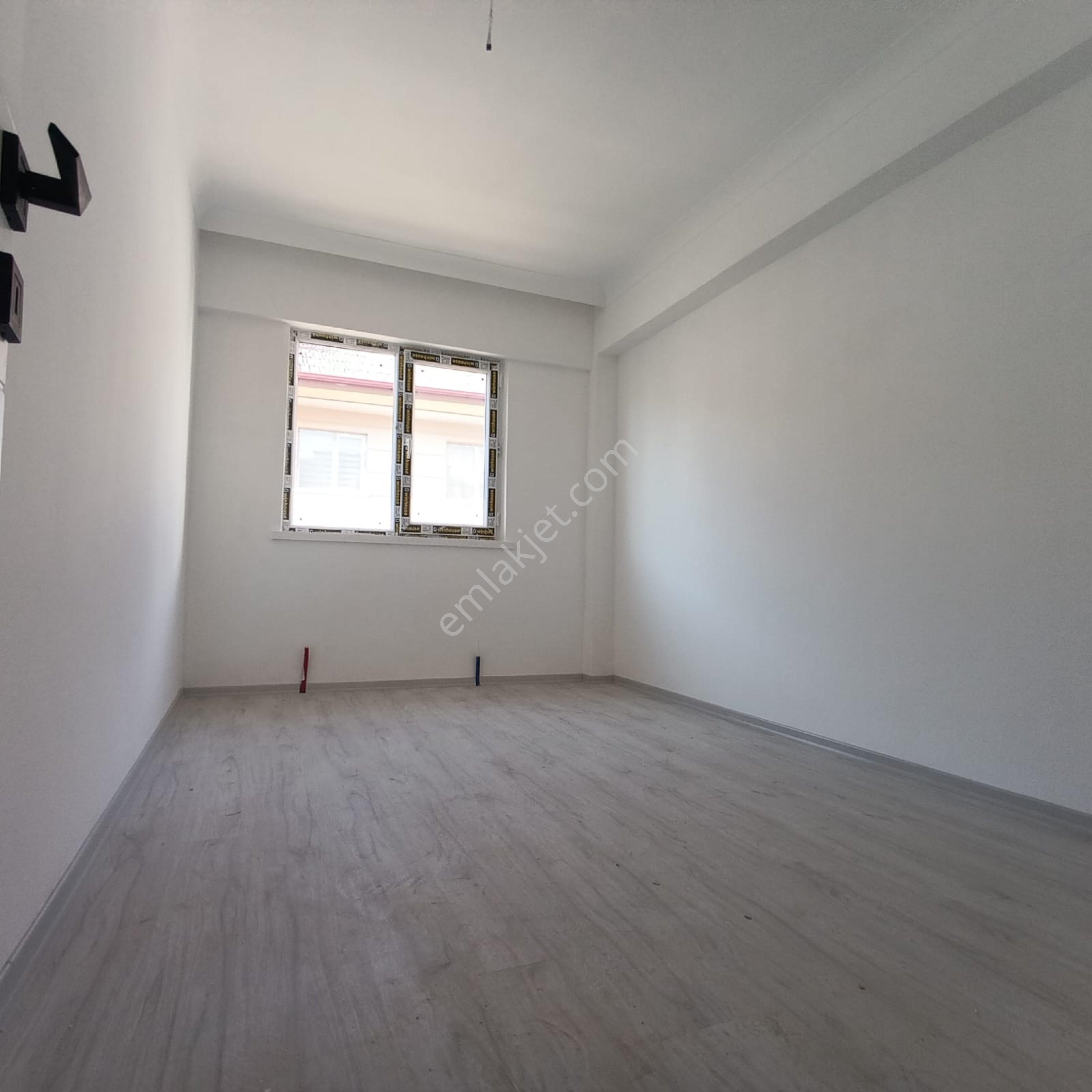 Beşikkaya'da Postane Karşısında Sıfır 3+1 Lüks Daire - Görsel 12