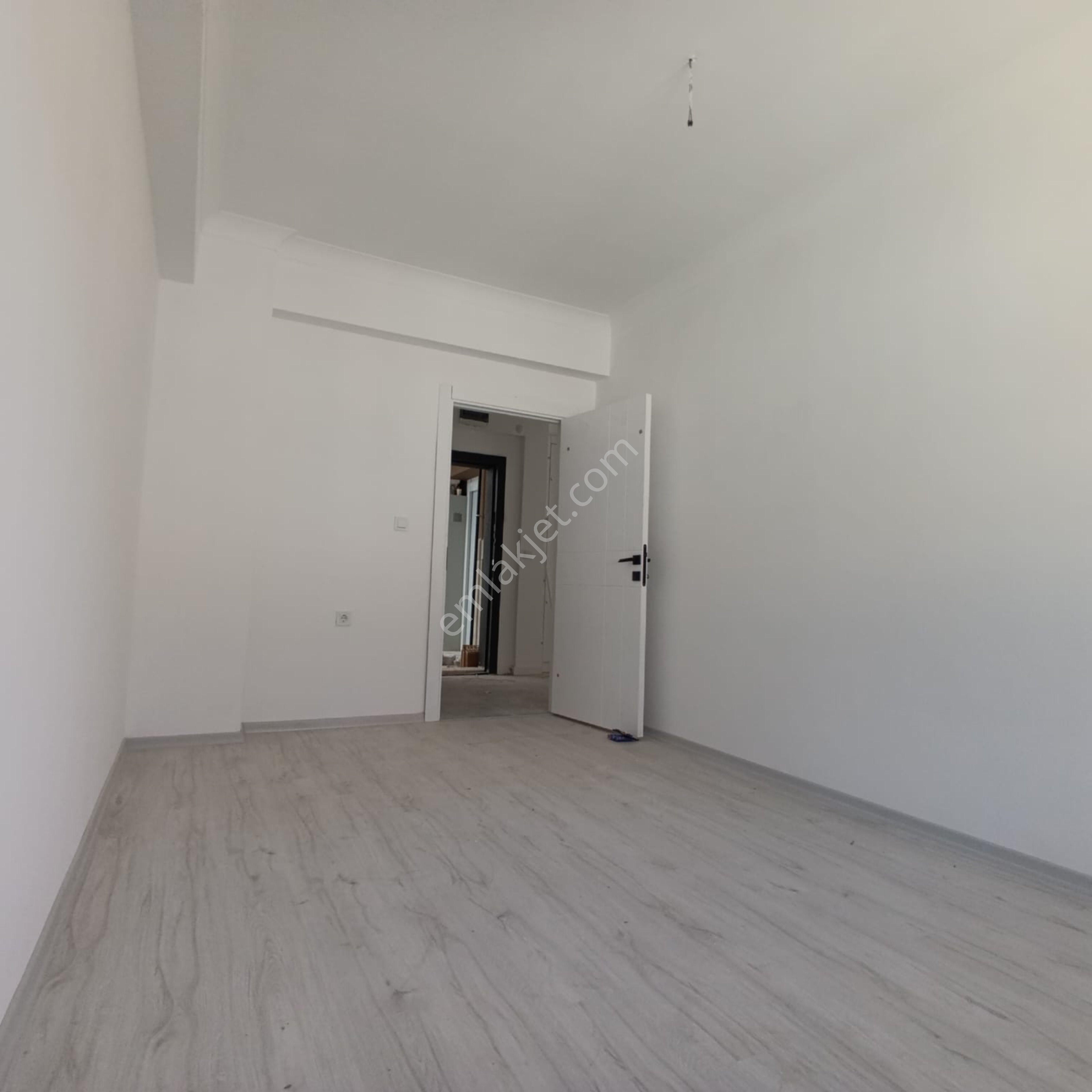 Beşikkaya'da Postane Karşısında Sıfır 3+1 Lüks Daire - Görsel 13