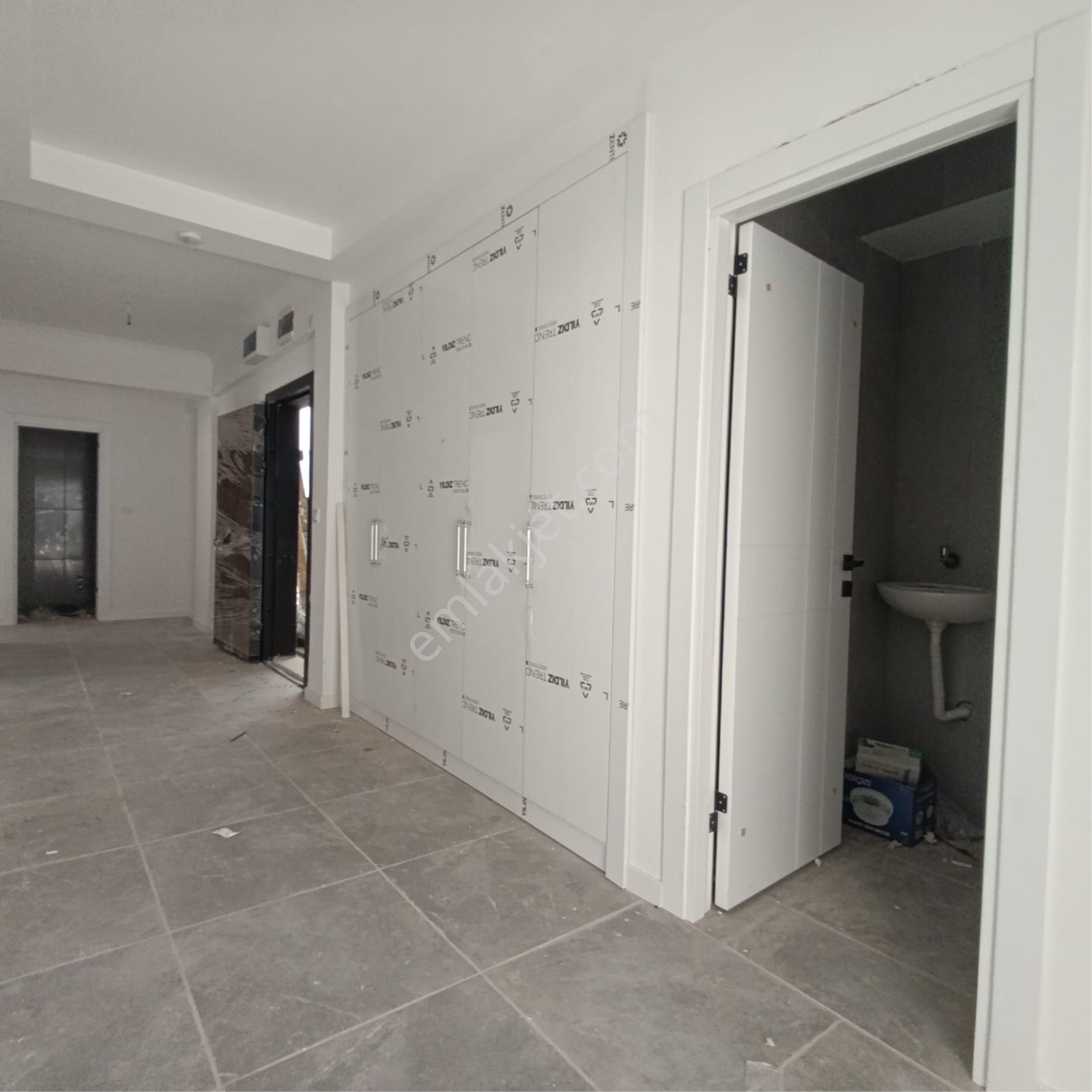 Beşikkaya'da Postane Karşısında Sıfır 3+1 Lüks Daire - Görsel 16