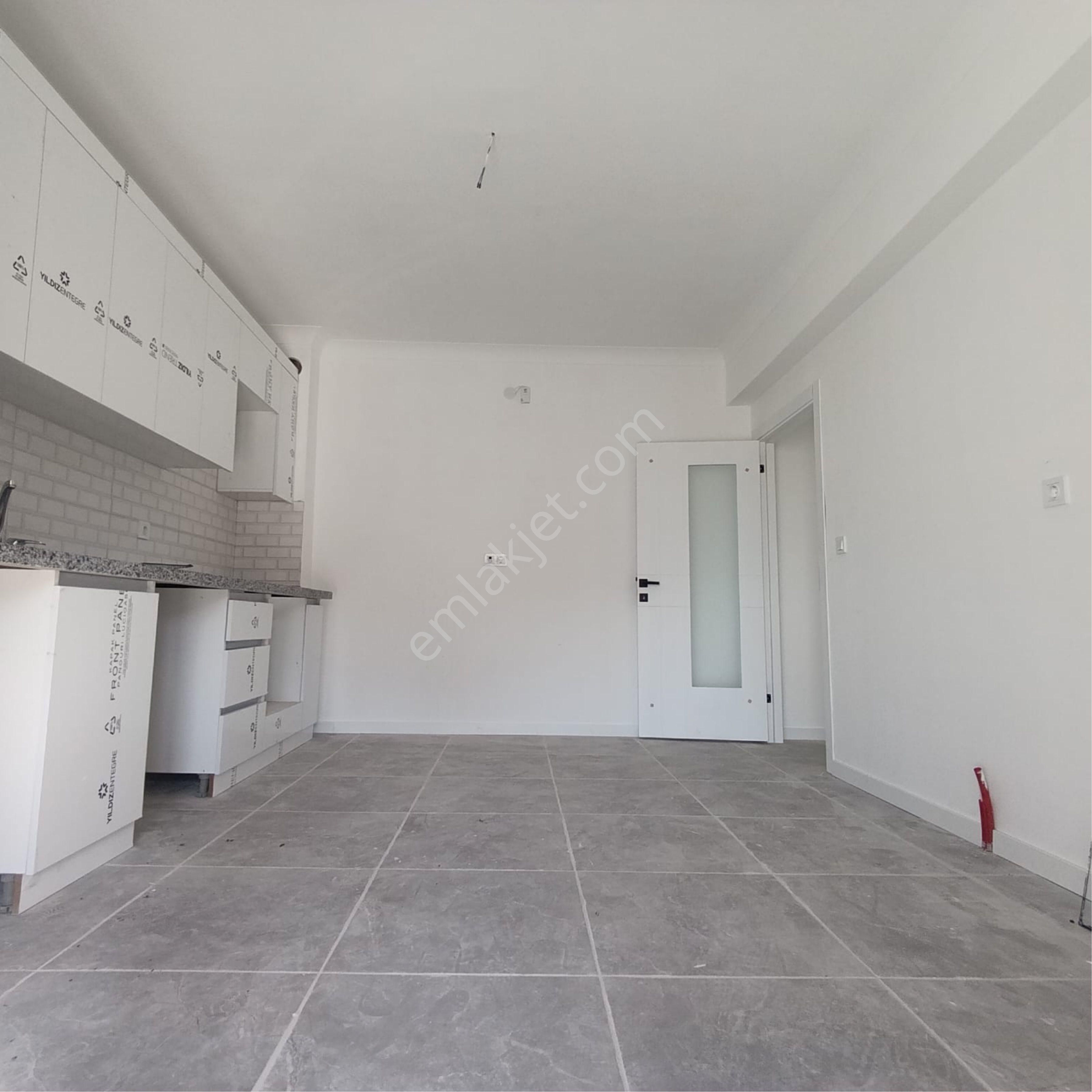 Beşikkaya'da Postane Karşısında Sıfır 3+1 Lüks Daire - Görsel 3