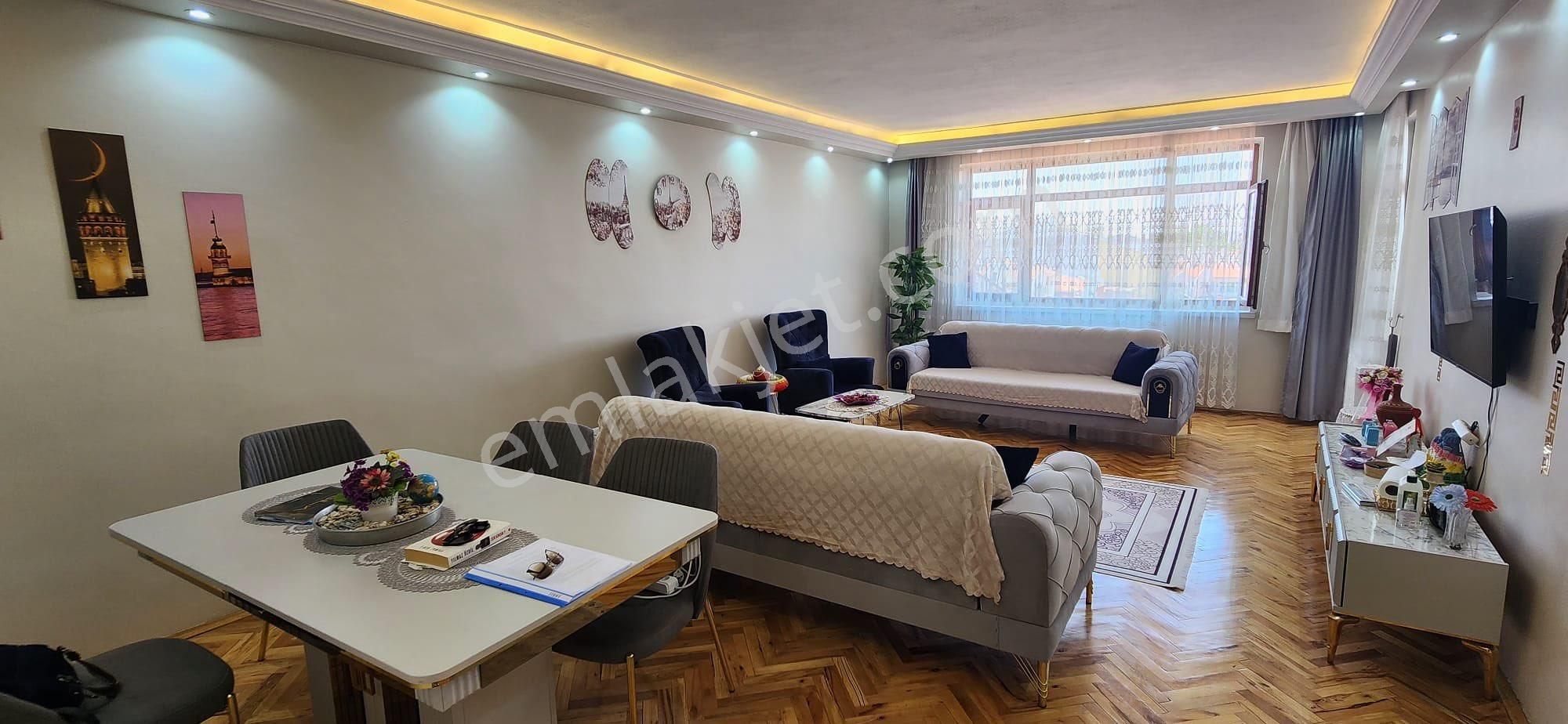 Gazi Mahallesi’nde Kiralık 3 + 1 Daire