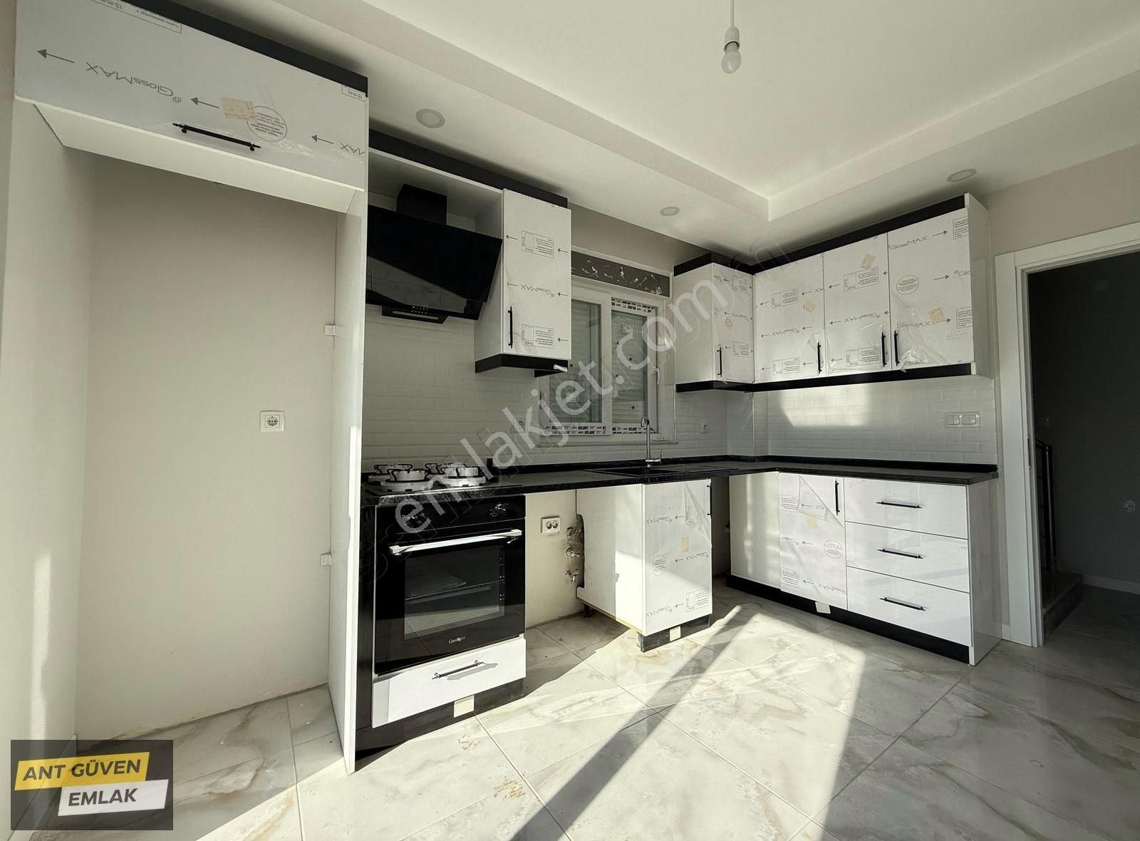 Yeniköy'de 4+1 Geniş Kullanışlı Sıfır Asansörlü Dubleks - Görsel 4