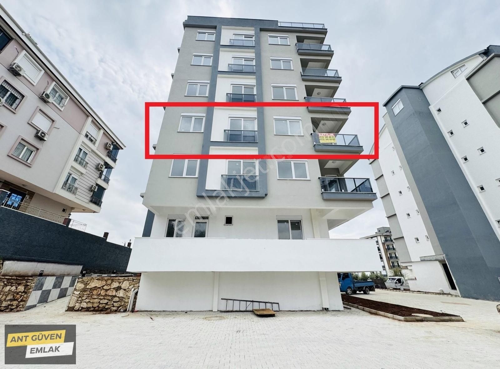 Kredi Sorunsuz 2 Bloklu Sitede 2+1 Asansörlü Geniş Arakat Daire