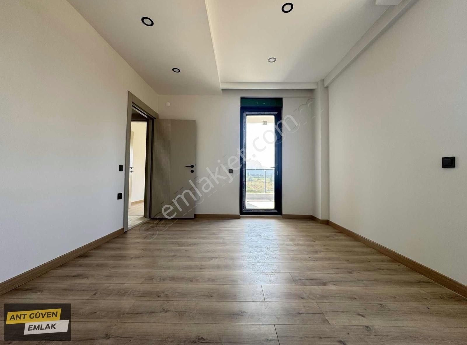 Bahçeyaka Ara Kat 3+1 145 M2 Ebeveyn Banyolu Geniş Otoparklı - Görsel 2