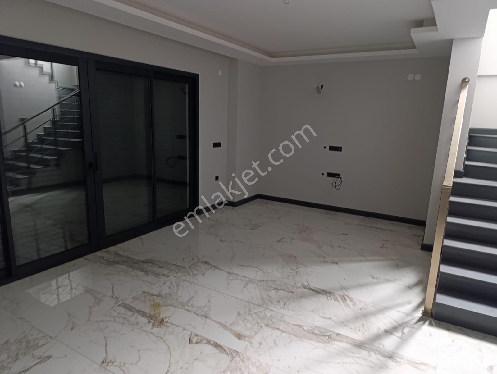 Kuşadası Davutlar'da Müstakil 3+1 Bahçeli Havuzlu Sitede Satılık Villa - Görsel 6