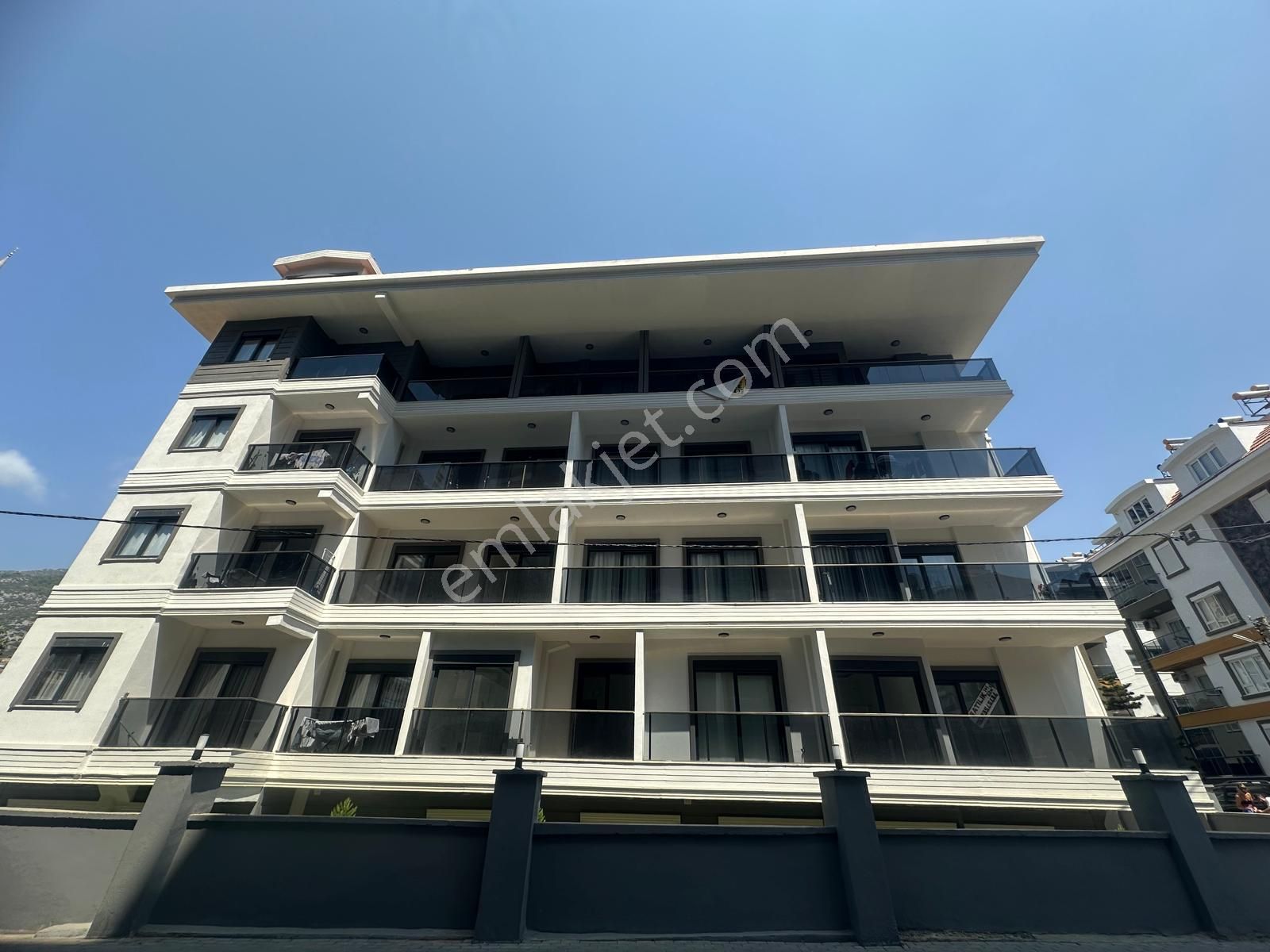 Acilll Alanya Saray Mah.aktiviteli Satılık 2+1 Daire