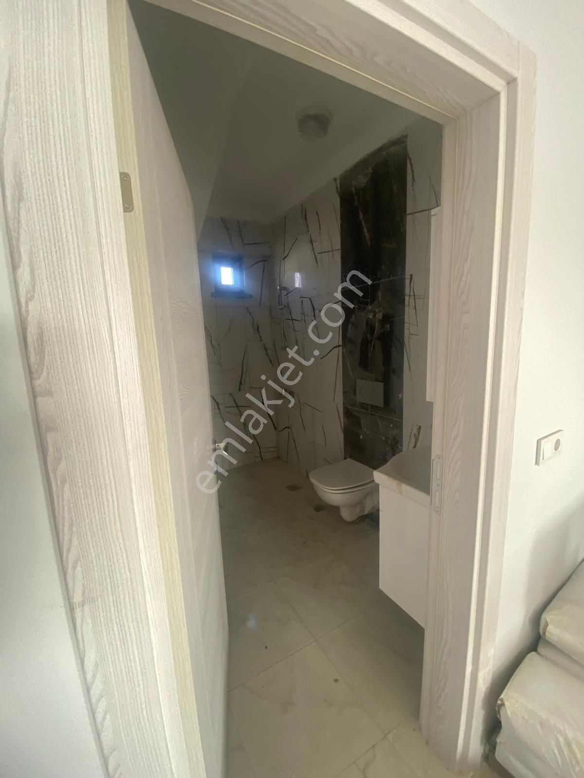 Müstakil Villa Denize Sıfır Konumda , Lüks Araç Takasına Uygun - Görsel 4