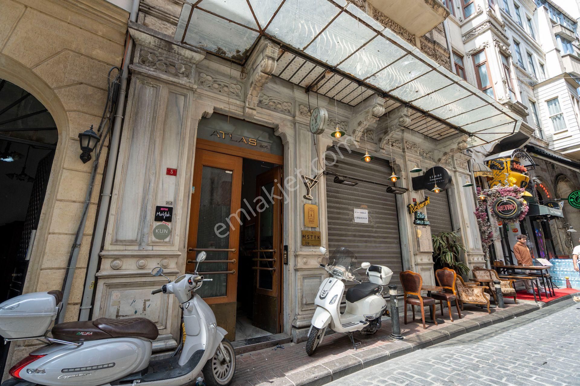 Asmalımescit'te Tarihi Değer, Deniz Manzaralı Satılık Bina - Görsel 11