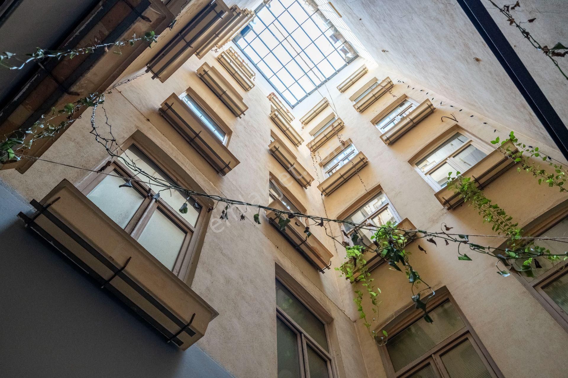 Asmalımescit'te Tarihi Değer, Deniz Manzaralı Satılık Bina - Görsel 28