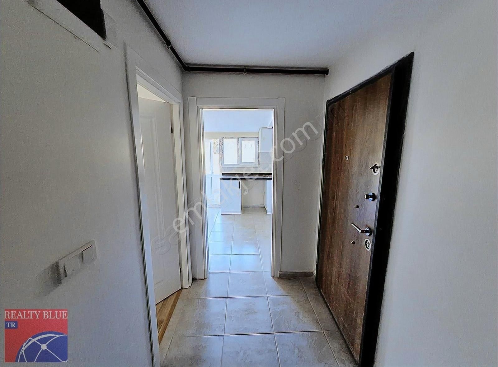 Tarabya_kiralık Sıfır (2+1) Metro/sahil Yürüme Mesafesinde