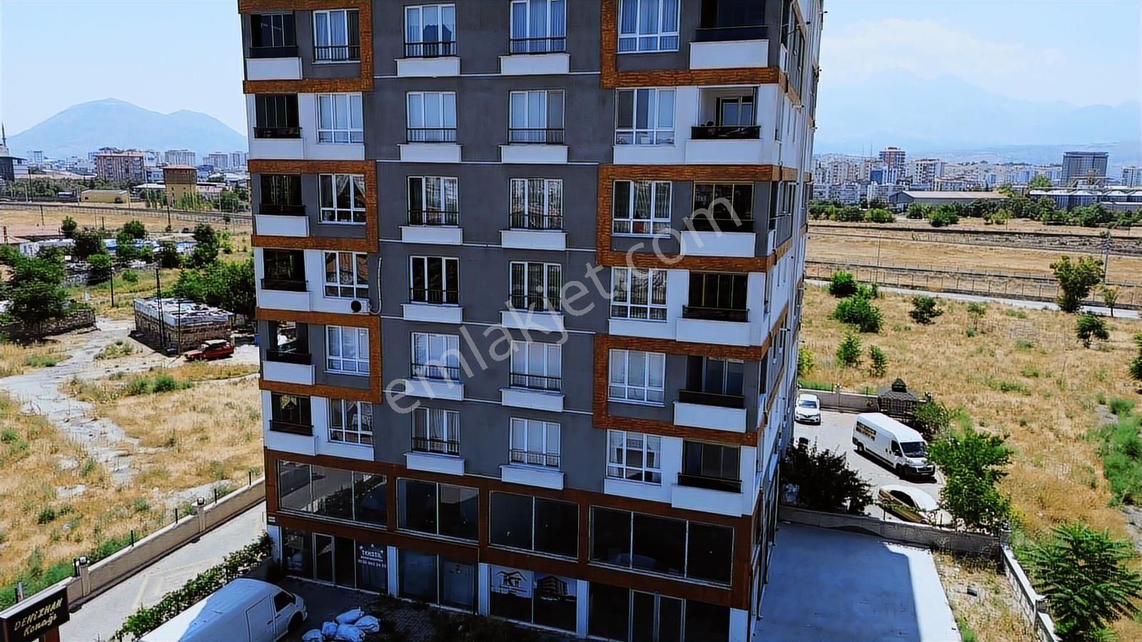Şehrin Göbeğinde Yunus Emre Mah 3+1 Muhteşem Temiz Manzaralı
