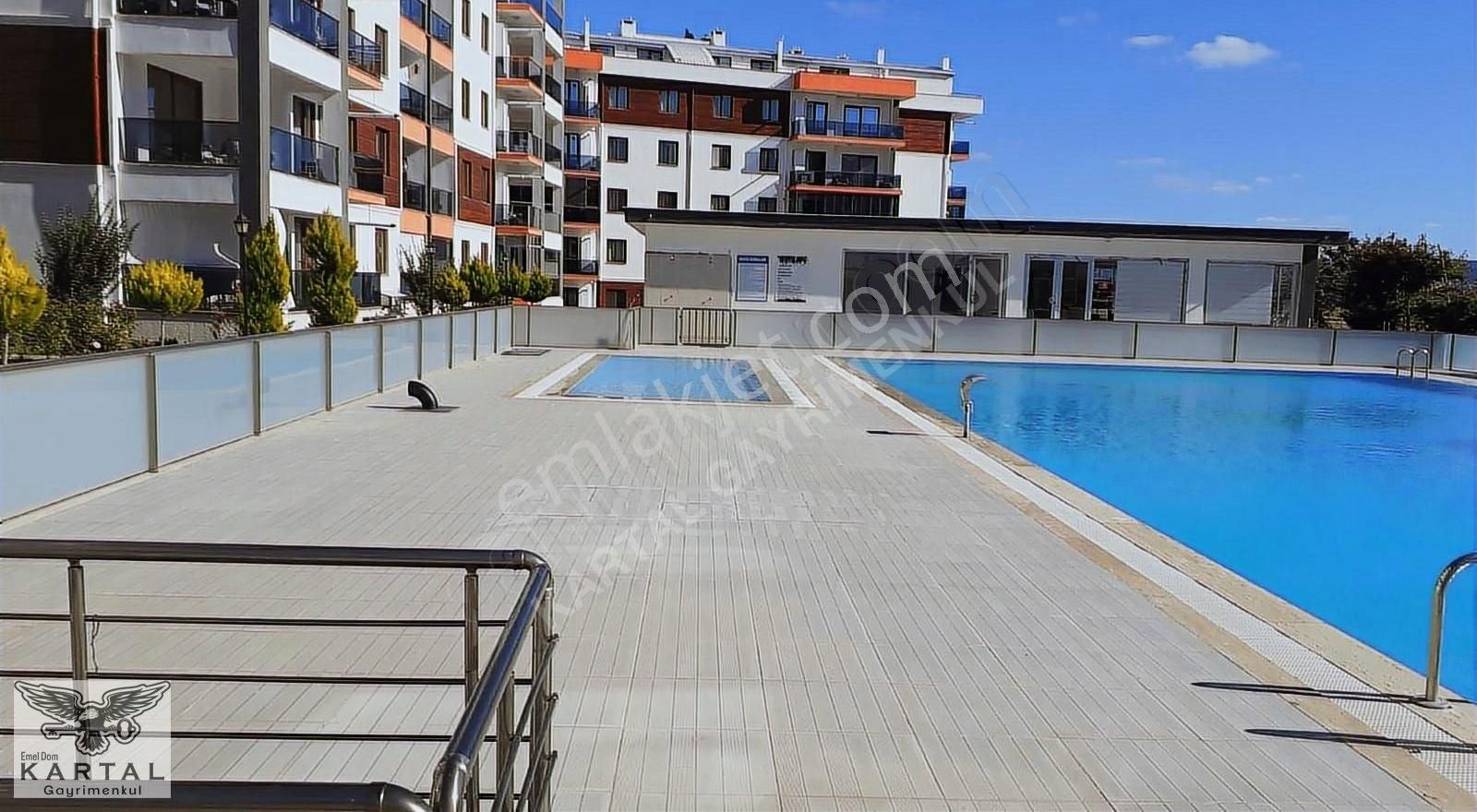 Çanakkale Devlet Hastanesi Karşısı Havuzlu Sitede Kiralık Daire