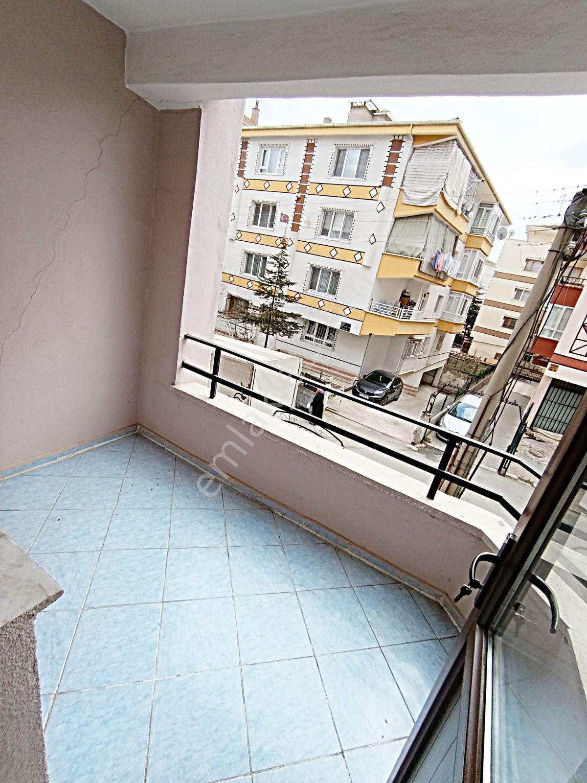 Ankara Kazanç'tan Malazgirt Mah. Çift Banyolu 3 Balkonlu Arakatta Geniş Satılık Daire - Görsel 28