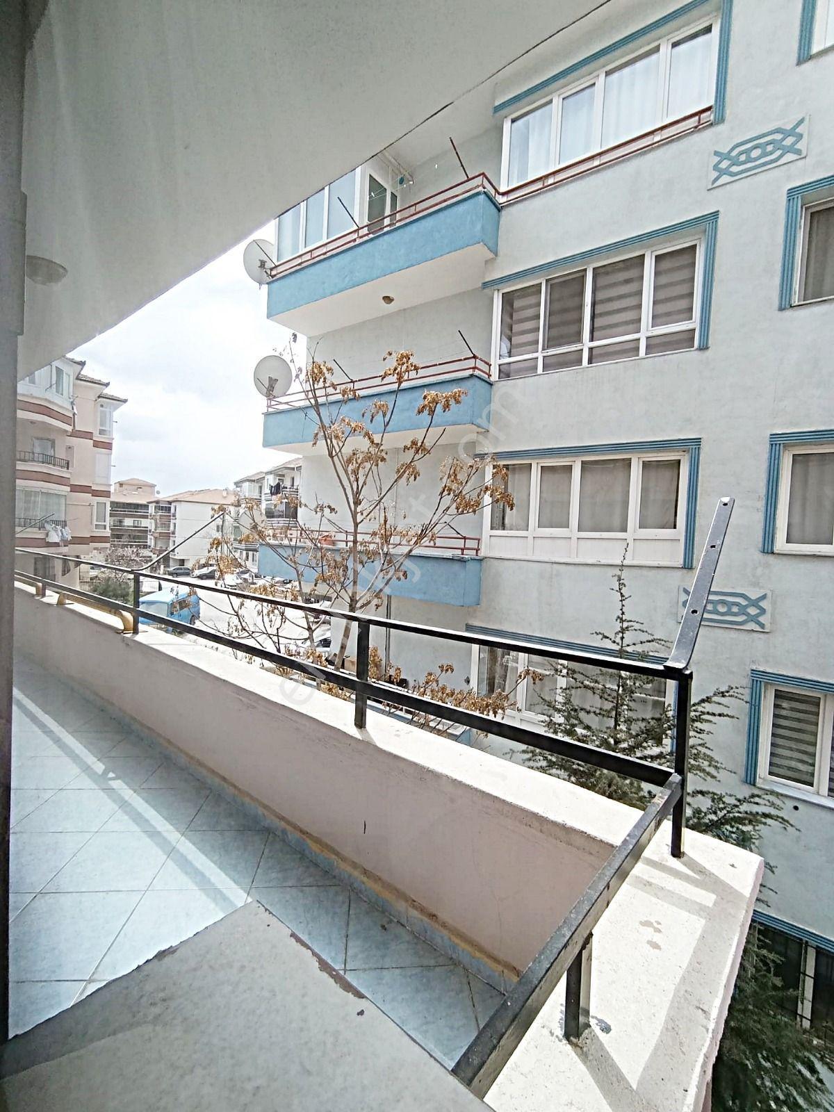 Ankara Kazanç'tan Malazgirt Mah. Çift Banyolu 3 Balkonlu Arakatta Geniş Satılık Daire - Görsel 34