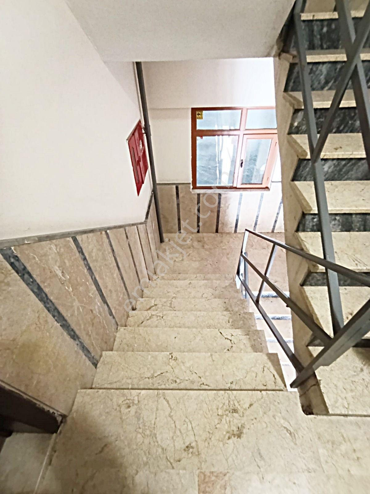 Ankara Kazanç'tan Malazgirt Mah. Çift Banyolu 3 Balkonlu Arakatta Geniş Satılık Daire - Görsel 12