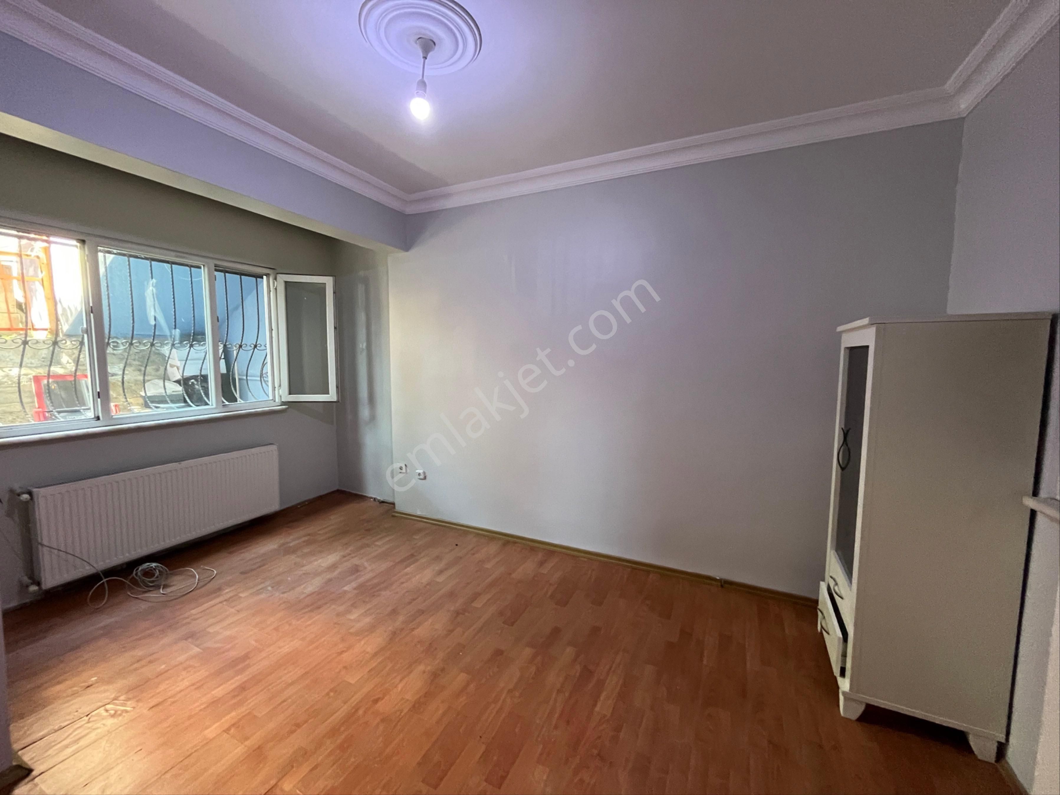 Çeliktepe'de Metro 9dk,1+1,65m2,bahçe Katı, Daire Artum'dan