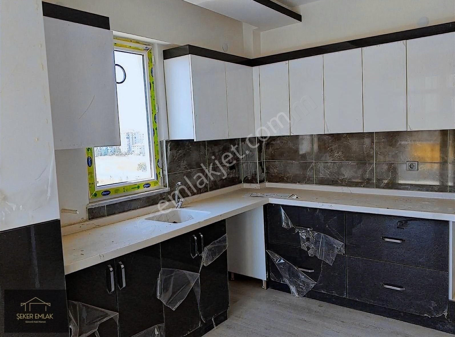 Bölgenin Prestijli Evlerinden Kombili 3+1 165m2 Satılık Daire