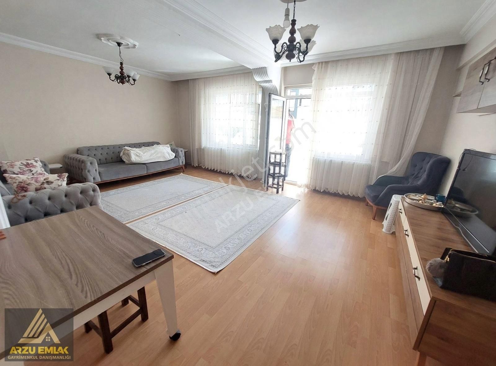 Arzu Emlaktan Yunusemre Mah Satılık 3+1 İki Balkonlu 1.katdaire - Görsel 20