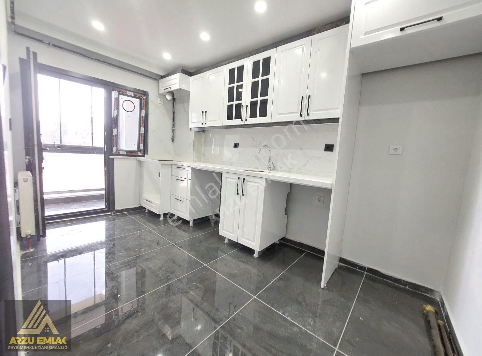 Arzu Emlaktan Gazi.mah Satılık 4.kat 2+1asansörlü Balkonlu Daire