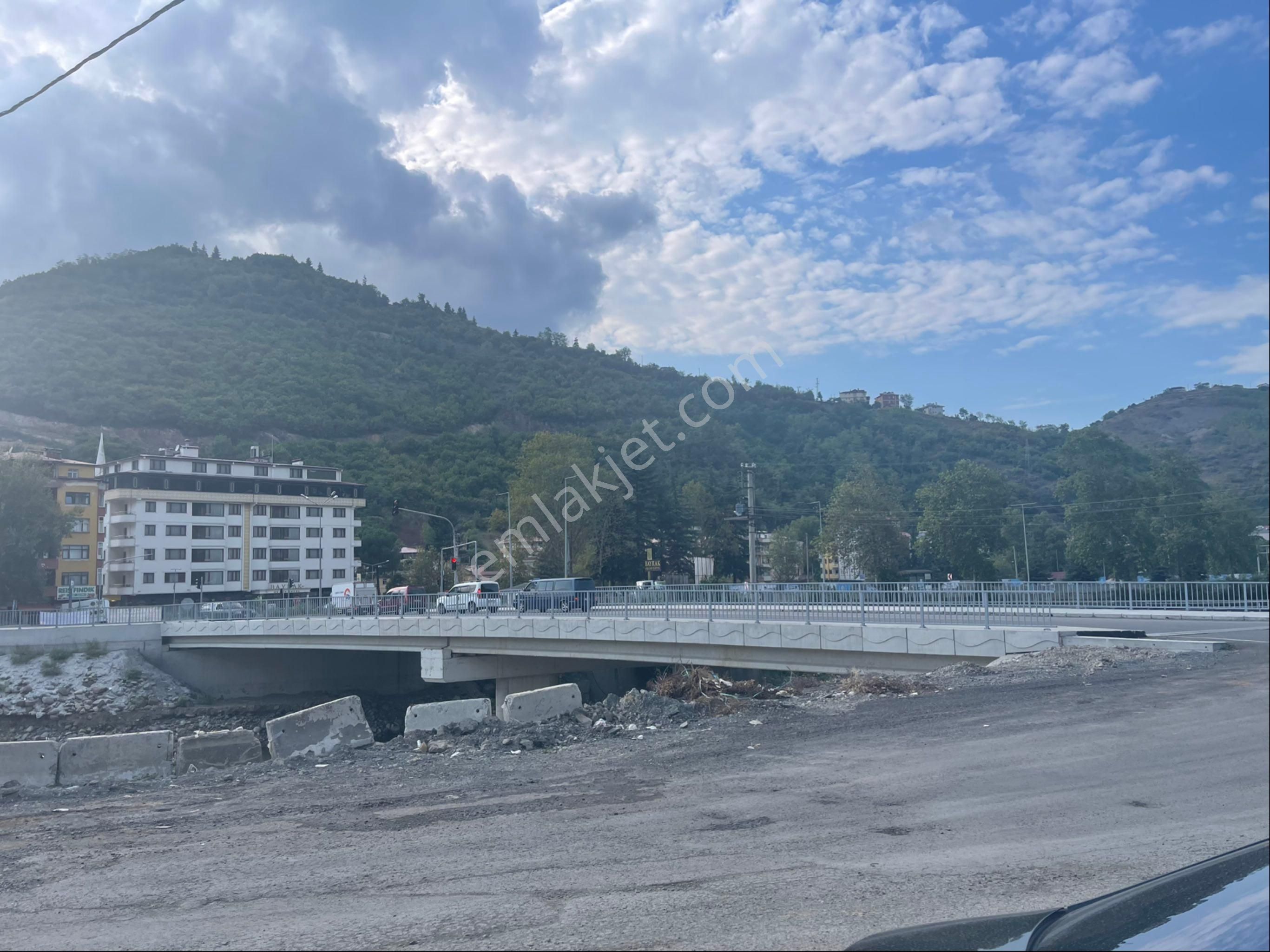 Trabzon Çağlayan'da Satılık 2 Parsel 1630 M2 Arazi - Görsel 9