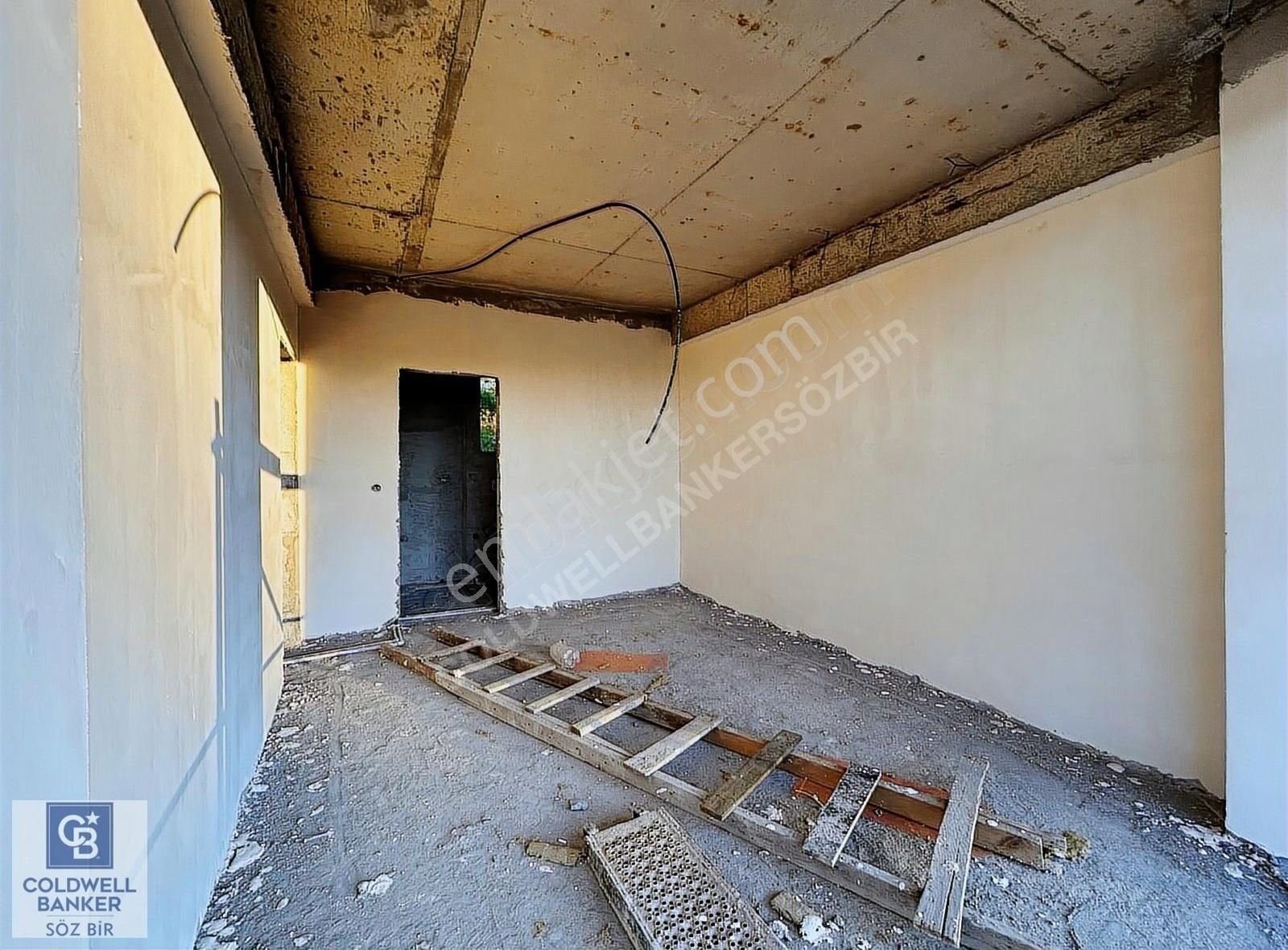 Reşadiyede Site İçi Müstakil Havuzlu 4+1 Satılık Villa - Görsel 3