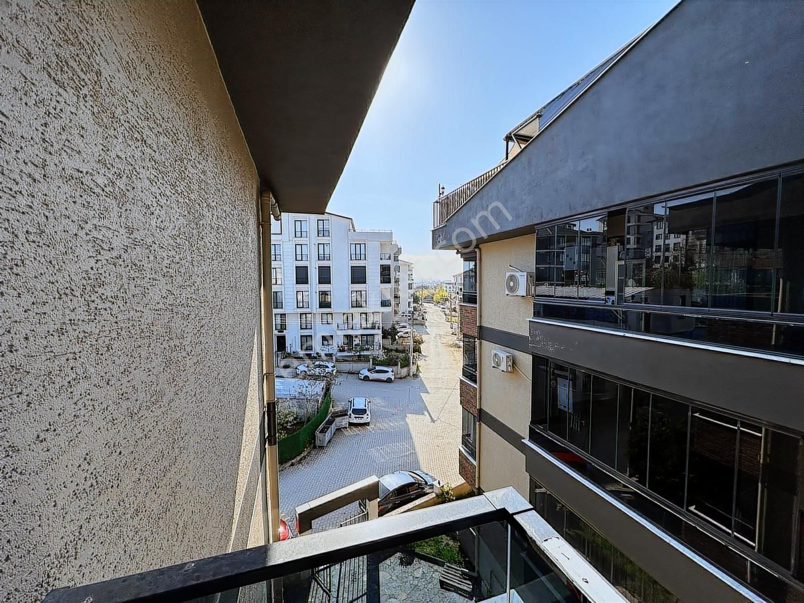 Çiftlikköy'de Deniz Manzaralı Satılık Dubleks Daire