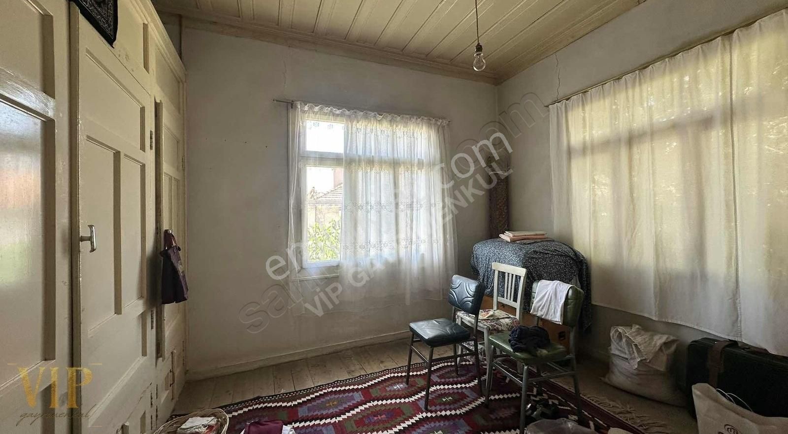 Şehir Merkezi 807 M²arsası 2 Katlı Ev Bahçeli Ve 2 Adet Dükkan - Görsel 7