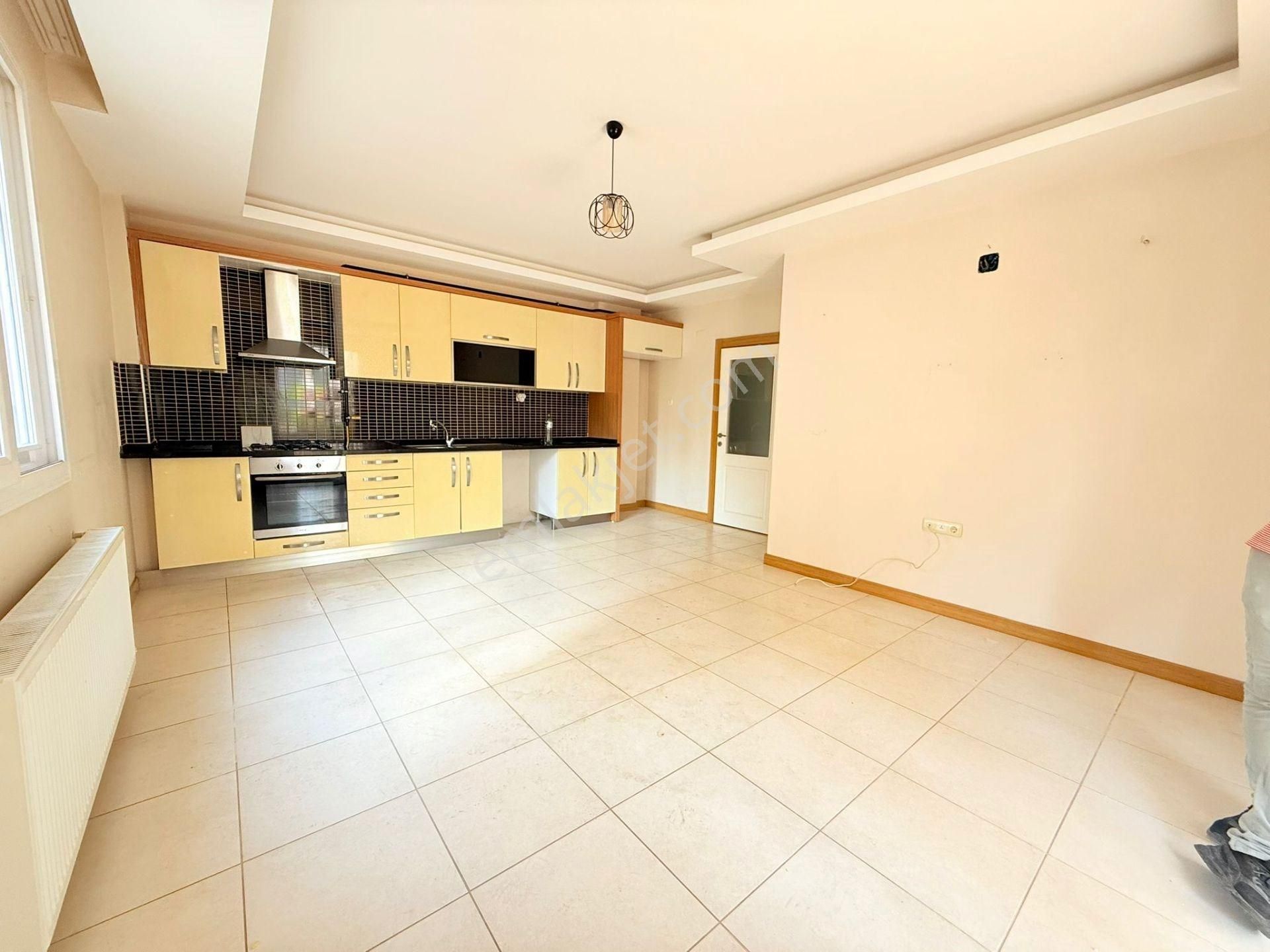 Han Emlak'tan Çiftlikköy'de Müstakl Tadında D.gazlı 2+1 Kiralık