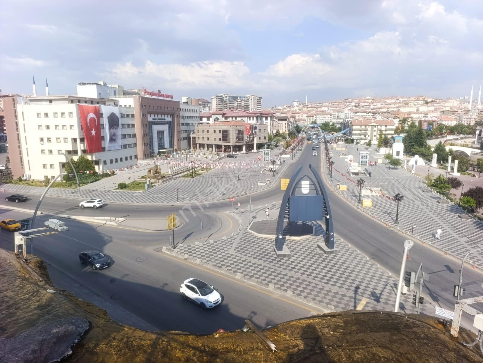 Metro Dibi 3+1 Bağımsız Yapılı Manzaralı Kırakık Daire