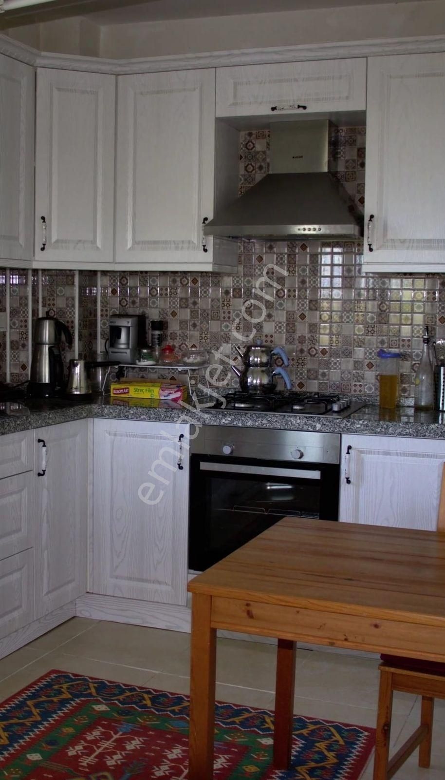 Bursa, İznik Gölü Manzaralı Üç Katlı Bağ Evi Ve Bahçesi - Görsel 3