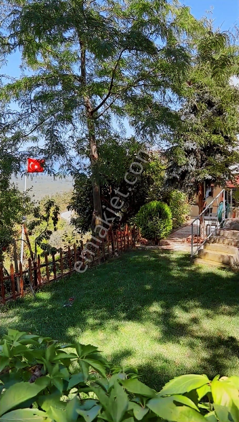 Bursa, İznik Gölü Manzaralı Üç Katlı Bağ Evi Ve Bahçesi - Görsel 24