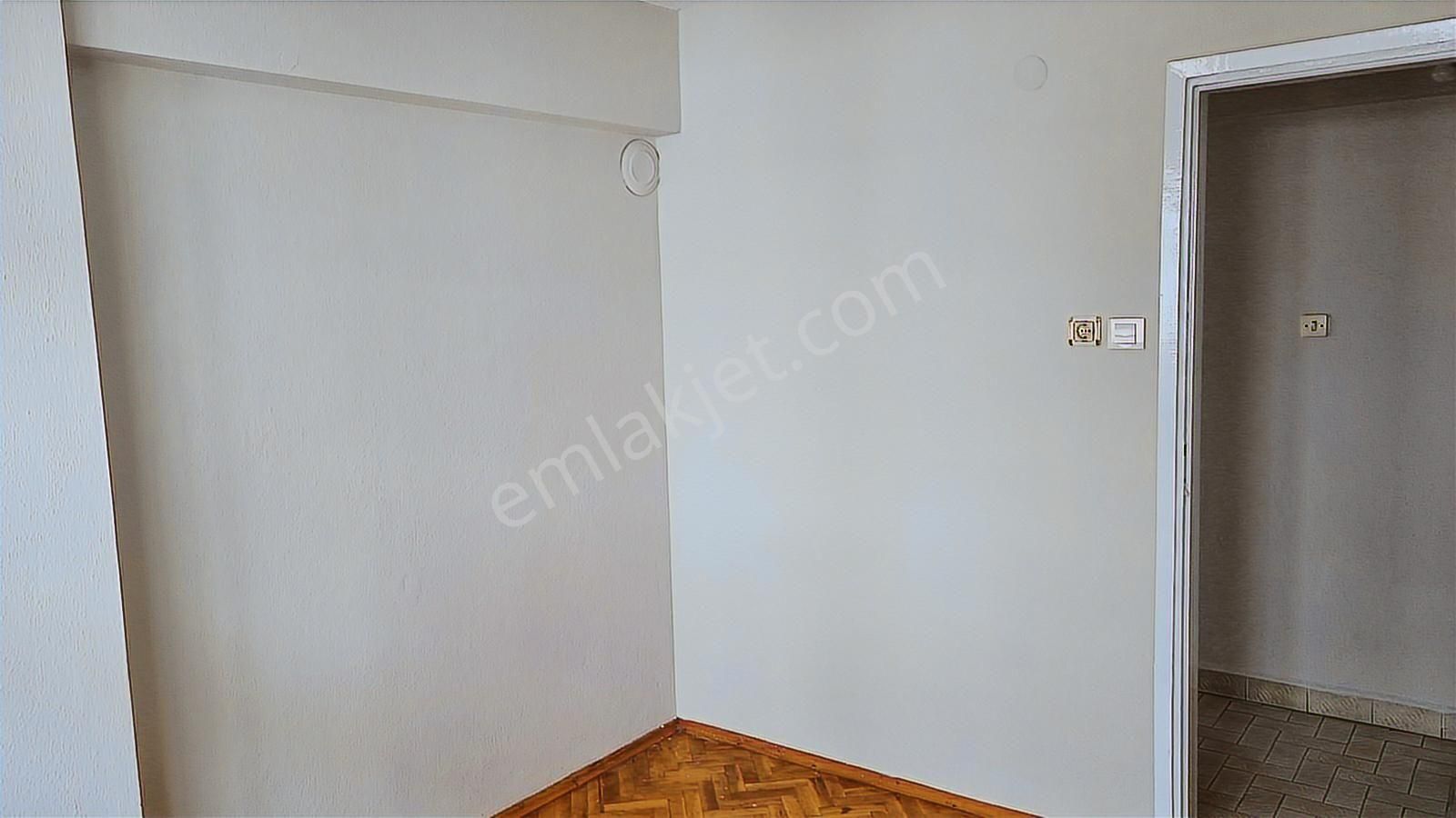 Bursa Altıparmak'ta 3+1 Bakımlı Ara Kat Satılık Daire - Görsel 20