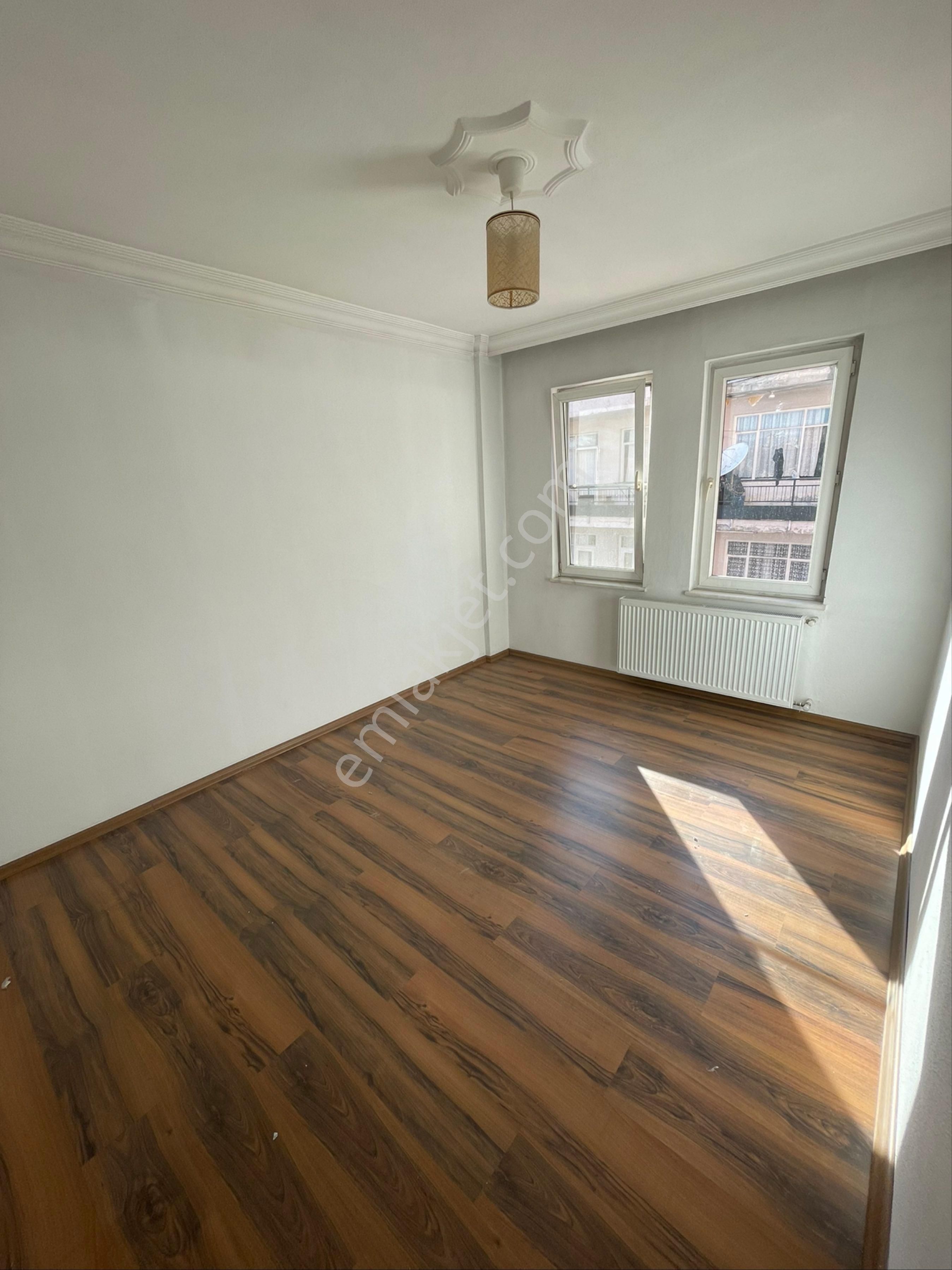 Edremit Merkezde Kiralık 3+1 Daire - Görsel 6