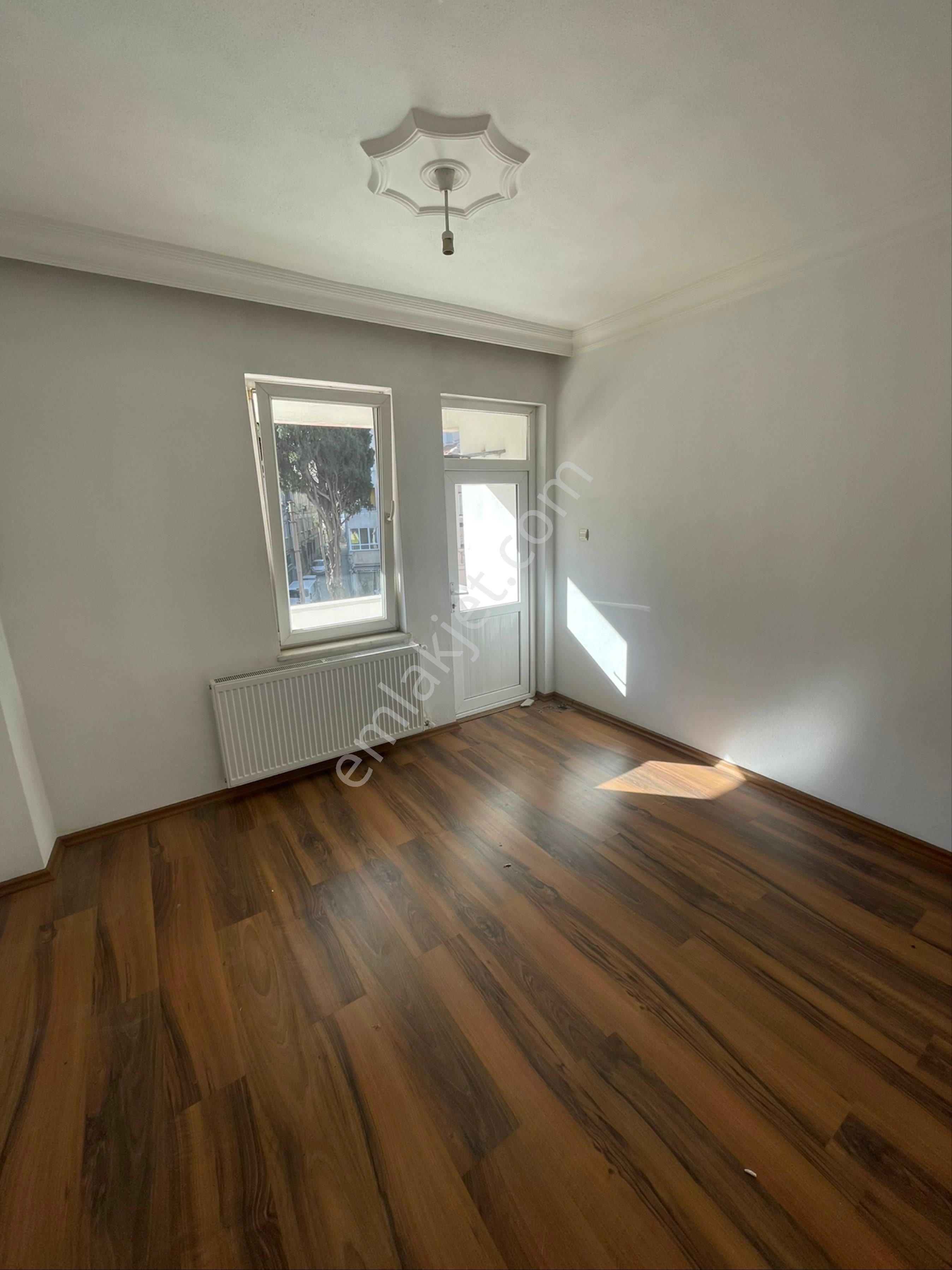 Edremit Merkezde Kiralık 3+1 Daire - Görsel 8