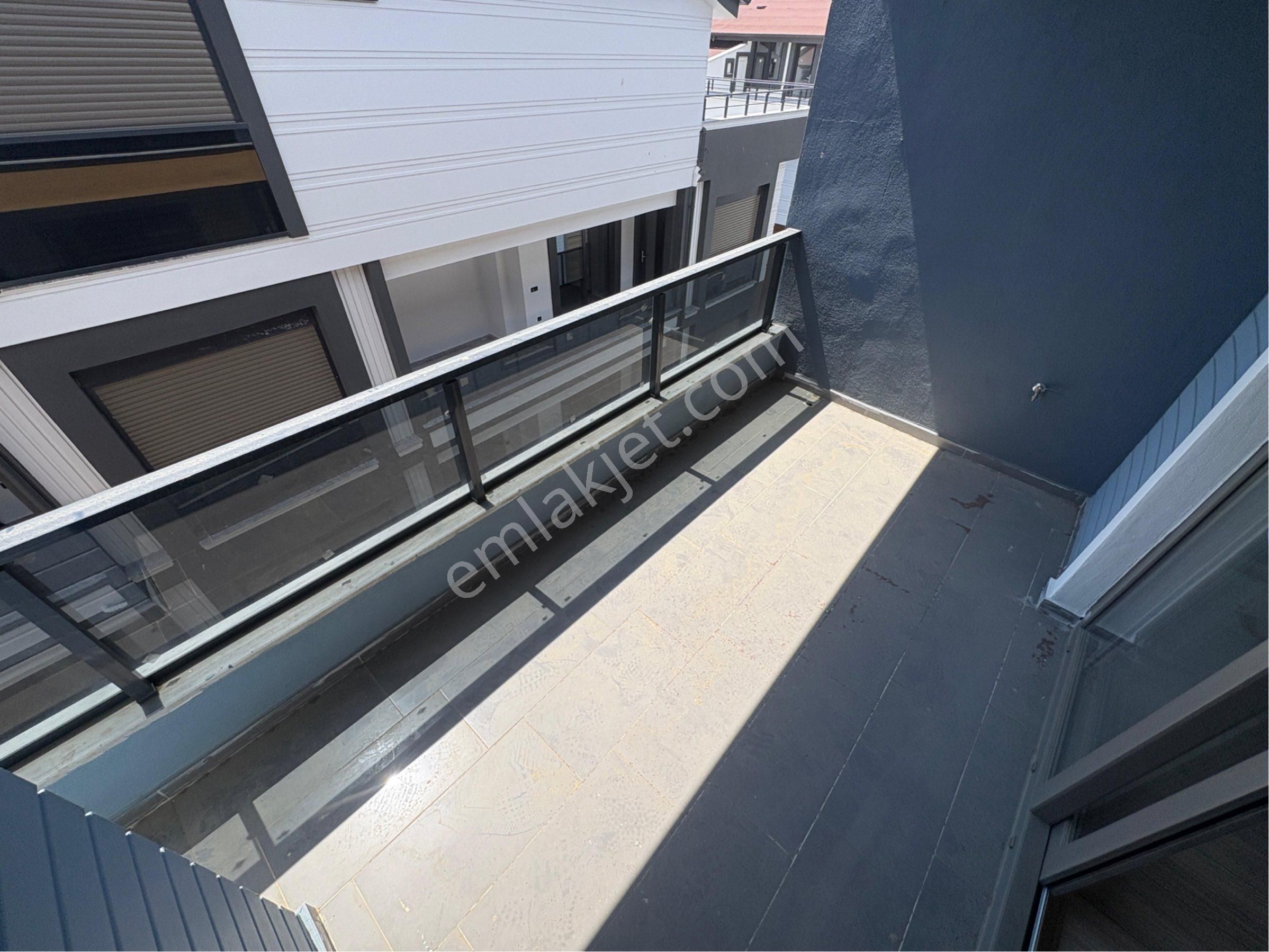 Arya'dan Denize Yakın Cadde Üzerinde 2+1 Dubleks Daire - Görsel 12