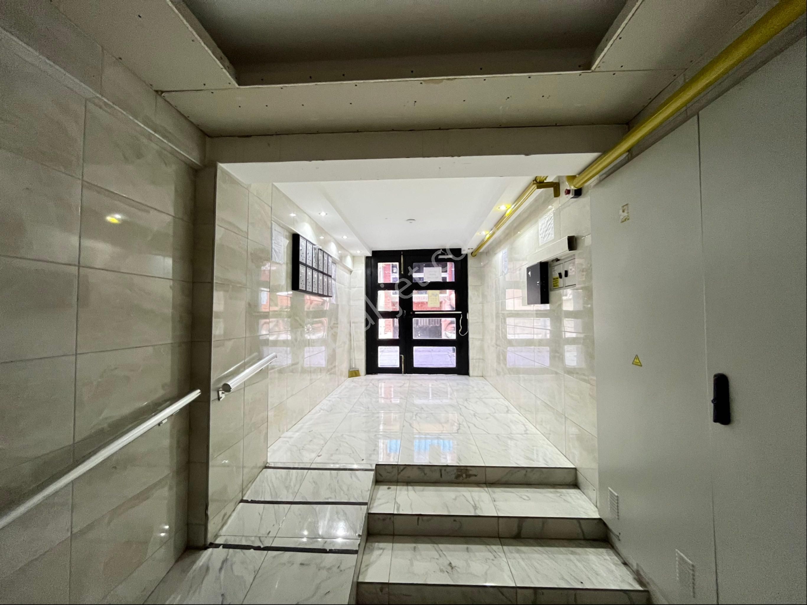 Esgyo'dan Adalarda, Porsuğa 1 Dk Yürüme Mesadesin De 1+1 Daire - Görsel 3