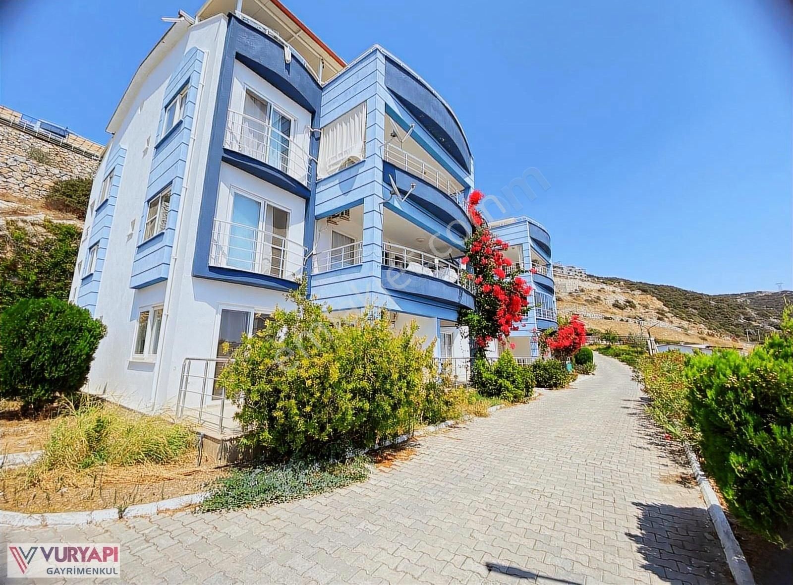 Deniz Manzaralı 2+1 Eşyalı-havuzlu Kiralık Dubleks Daire
