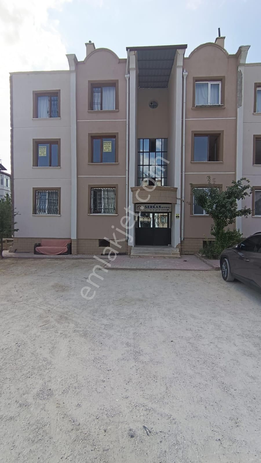 Bosna Hersek Mh 2.hizmet Serkan Sitesi Ara Kat Boş Satılık Daire