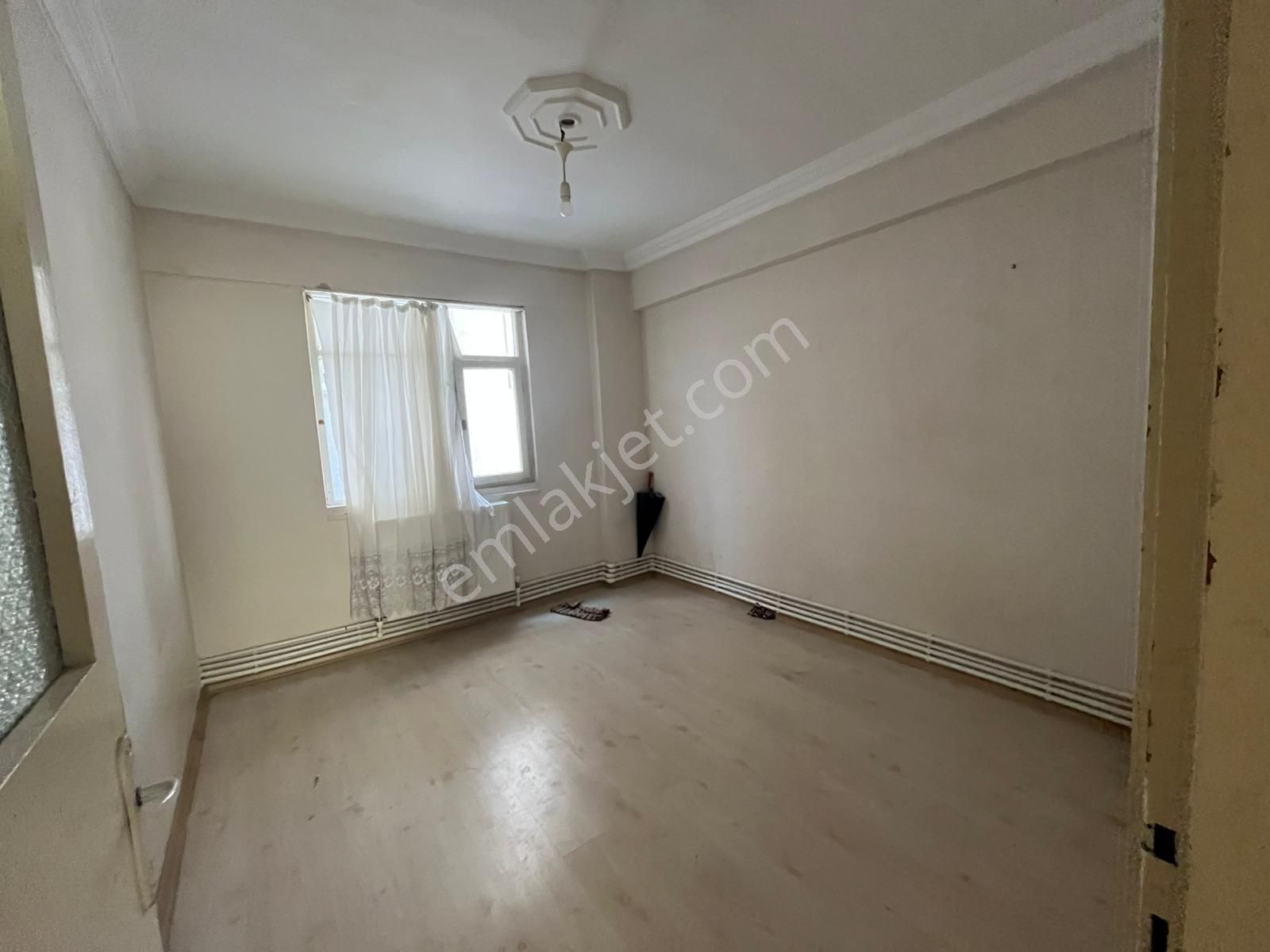 C21 Cius;eski Pazar Caddesi Civari 2+1 Kiralık Daire