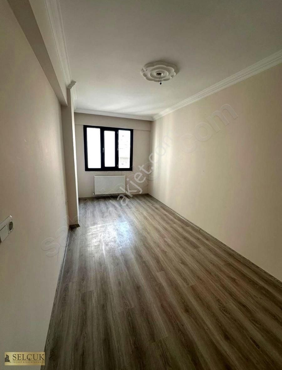 Selçuktan Muradiyede 23 Nisan Parkı Yanı 2+1 Satılık - Görsel 11