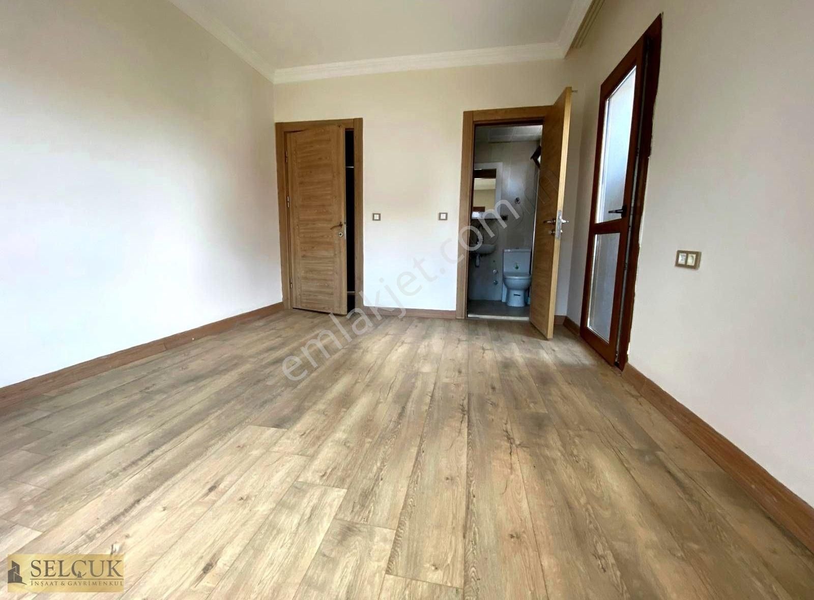 Selçuktan Muradiyede 23 Nisan Parkı Yanı 2+1 Satılık