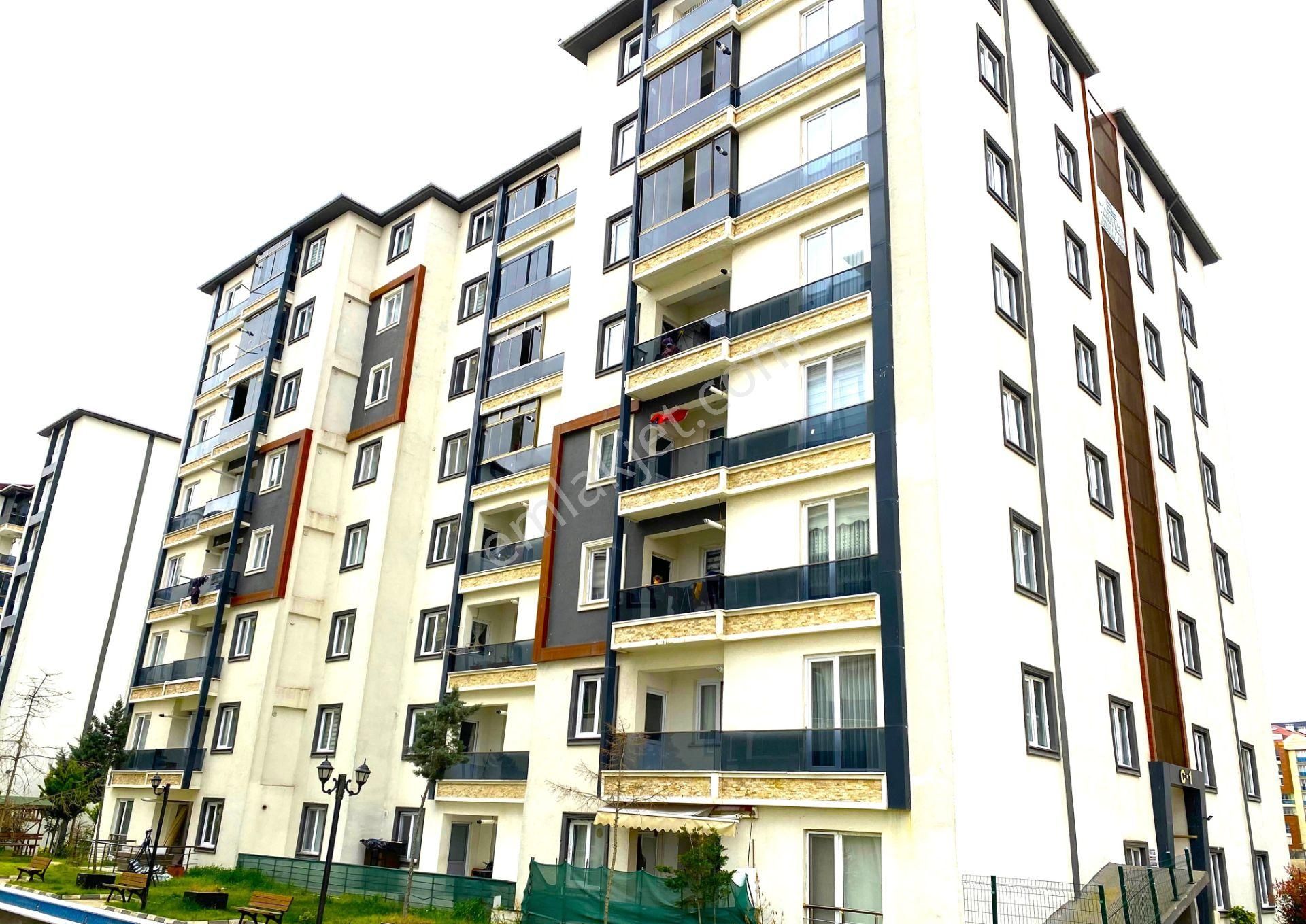 **eryıldız Gayrimenkul'den**migros Avm Civarında Site İçinde Kiralık Lüx 2+1 Daire